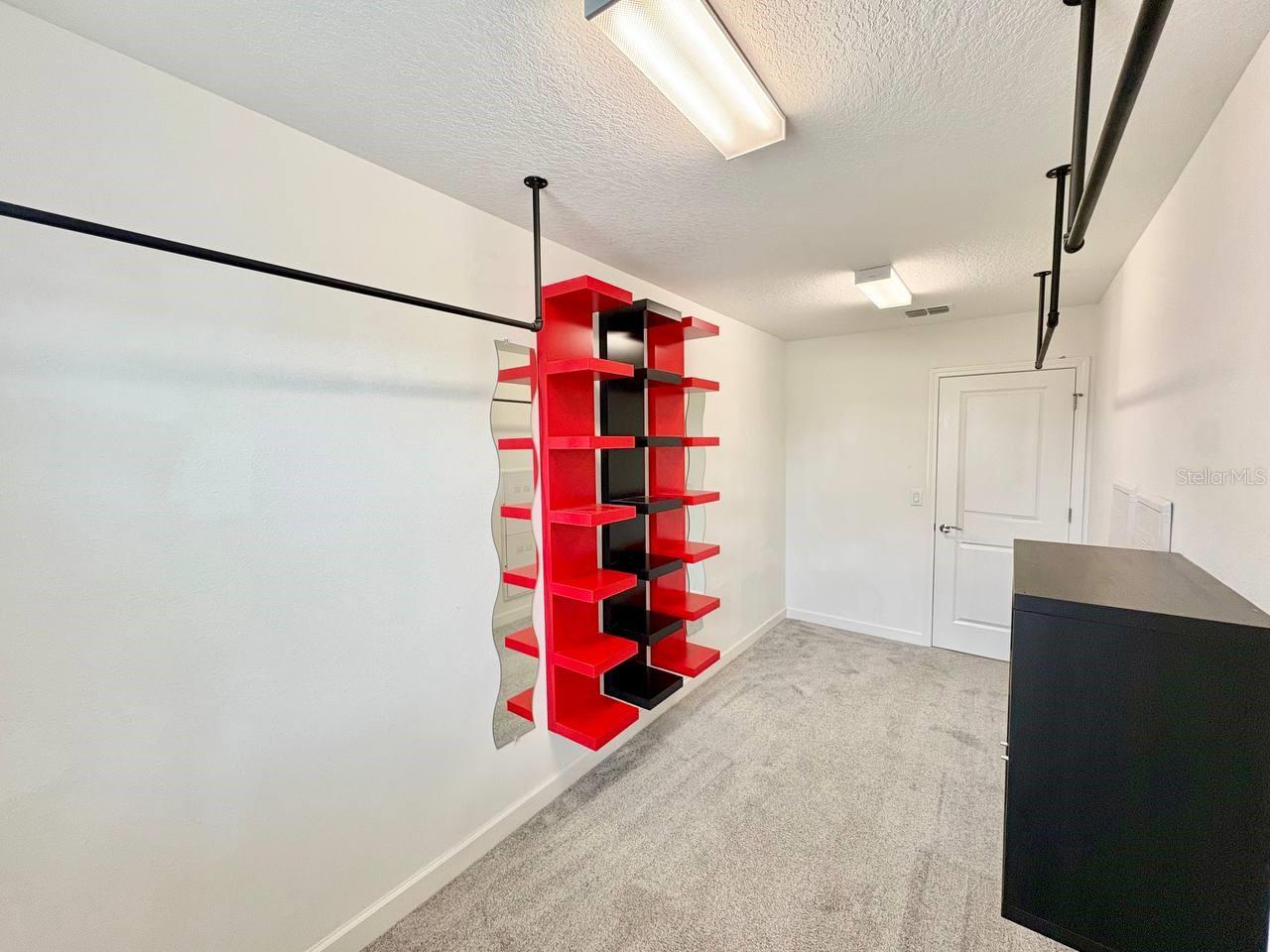 Image 19 of 31 For 1695 Ludington Avenue