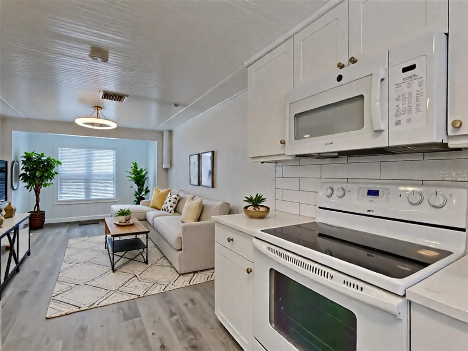 Image 5 of 25 For 4810 2nd Avenue N E