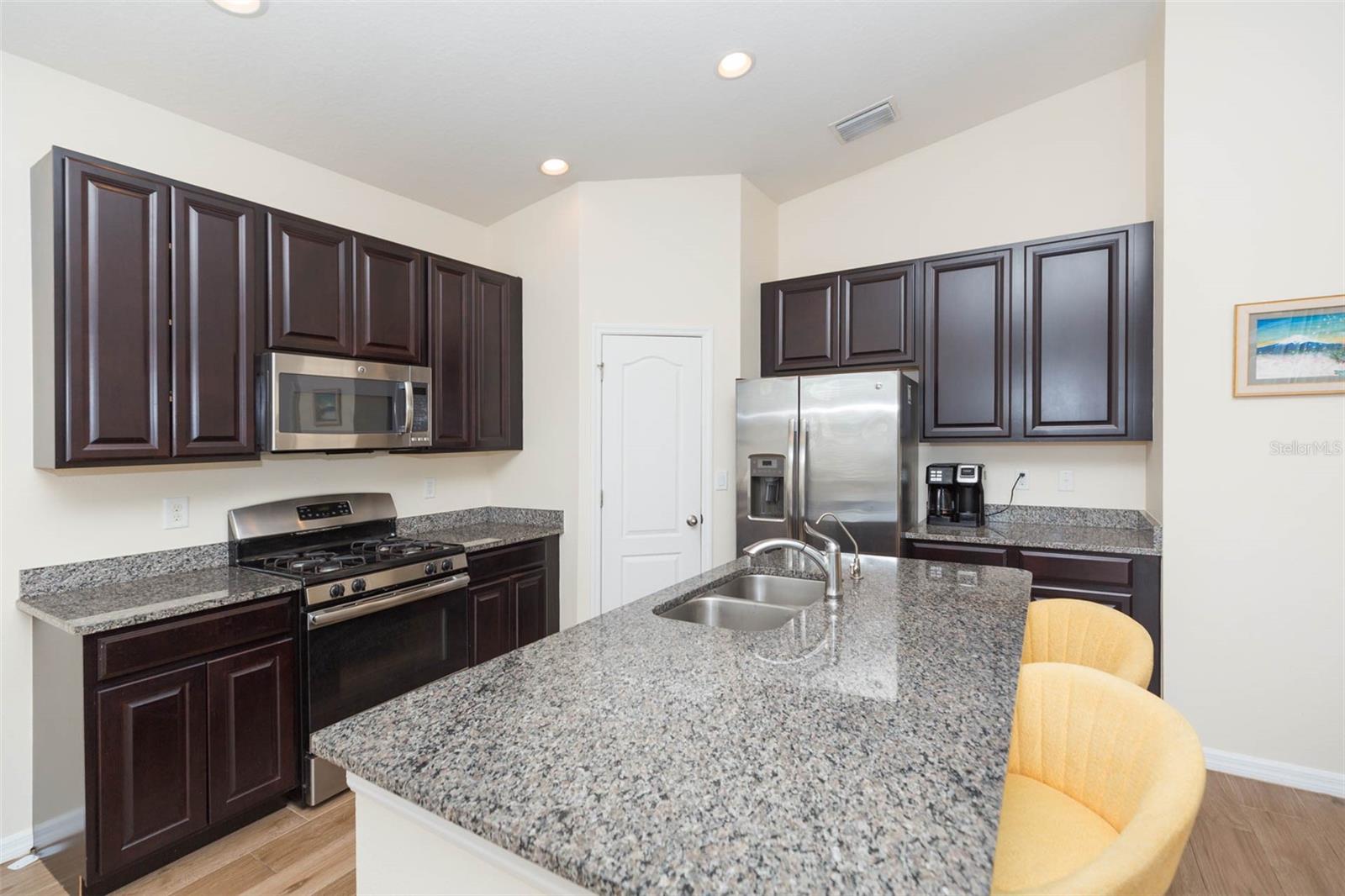 Listing photo id 9 for 11241 Spring Point Circle