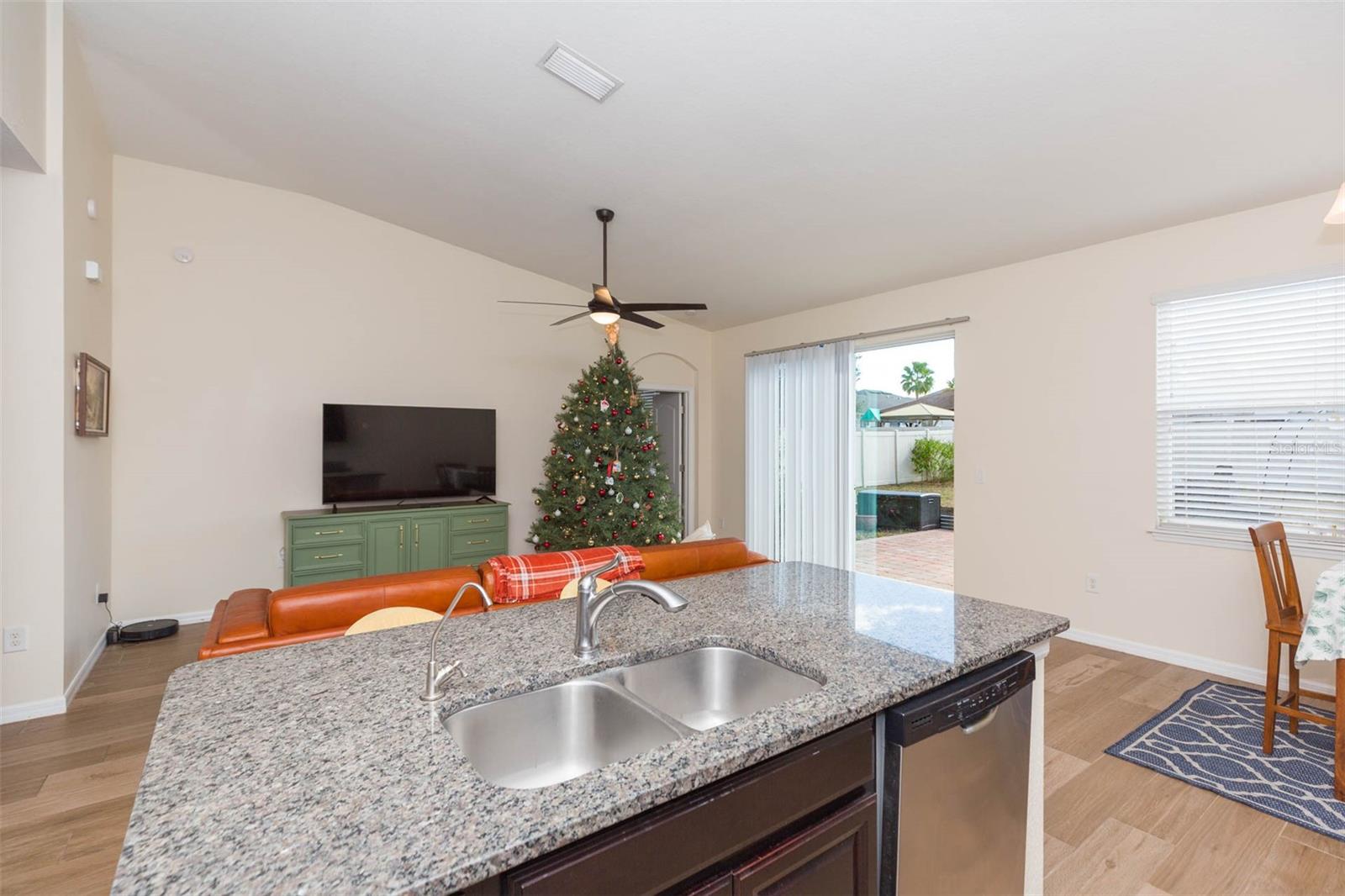 Listing photo id 14 for 11241 Spring Point Circle