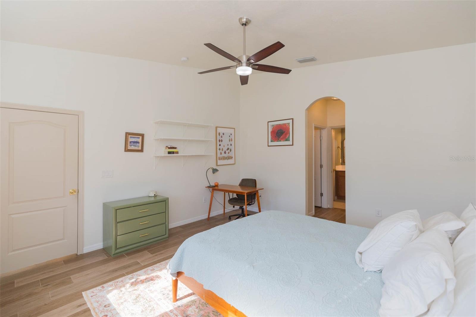 Listing photo id 16 for 11241 Spring Point Circle