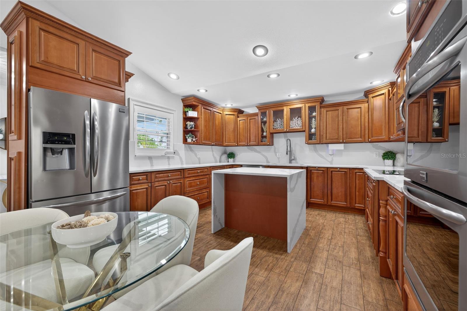 Image 11 of 57 For 8718 Palisades Drive