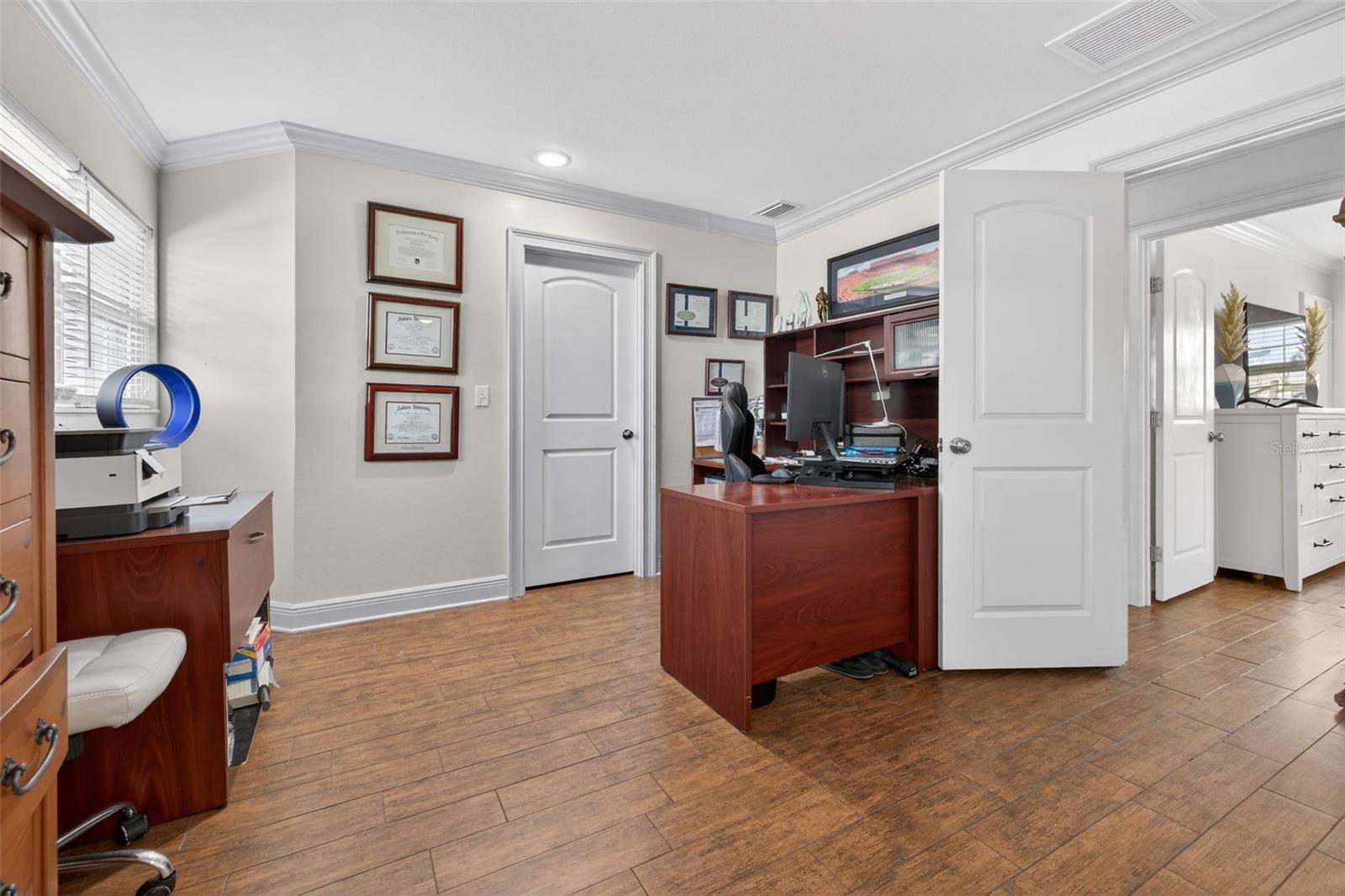 Image 24 of 57 For 8718 Palisades Drive