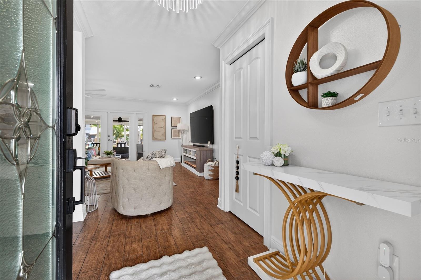 Image 5 of 57 For 8718 Palisades Drive