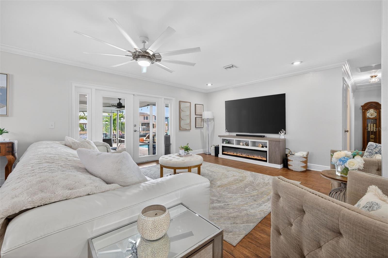 Image 6 of 57 For 8718 Palisades Drive