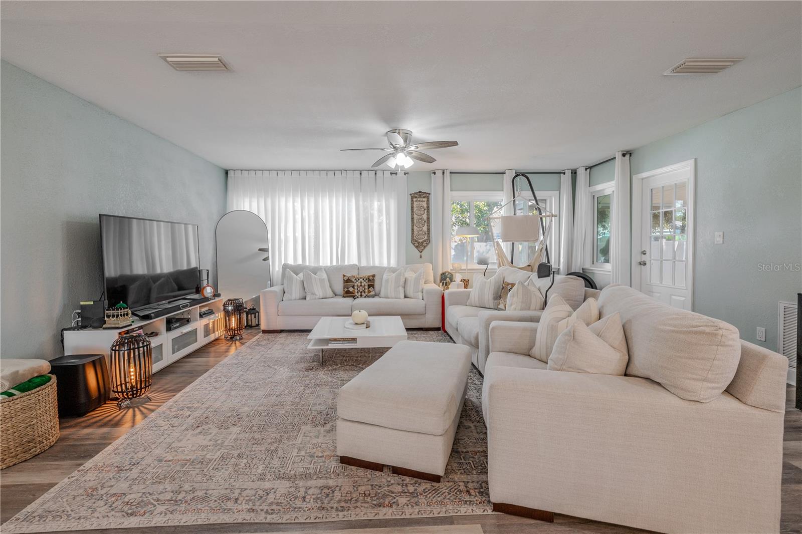 Image 16 of 37 For 11615 Park Boulevard