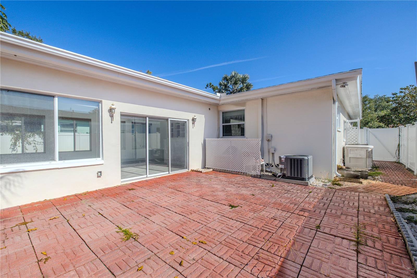 Image 39 of 52 For 554 Louden Avenue