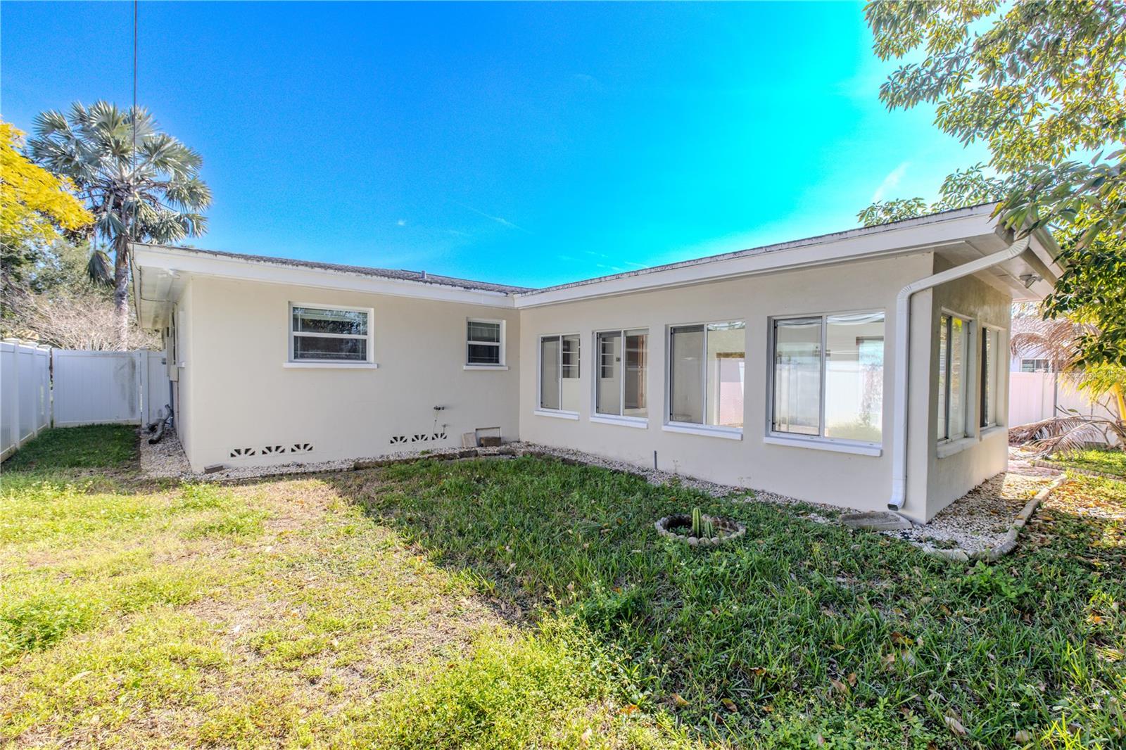 Image 41 of 52 For 554 Louden Avenue