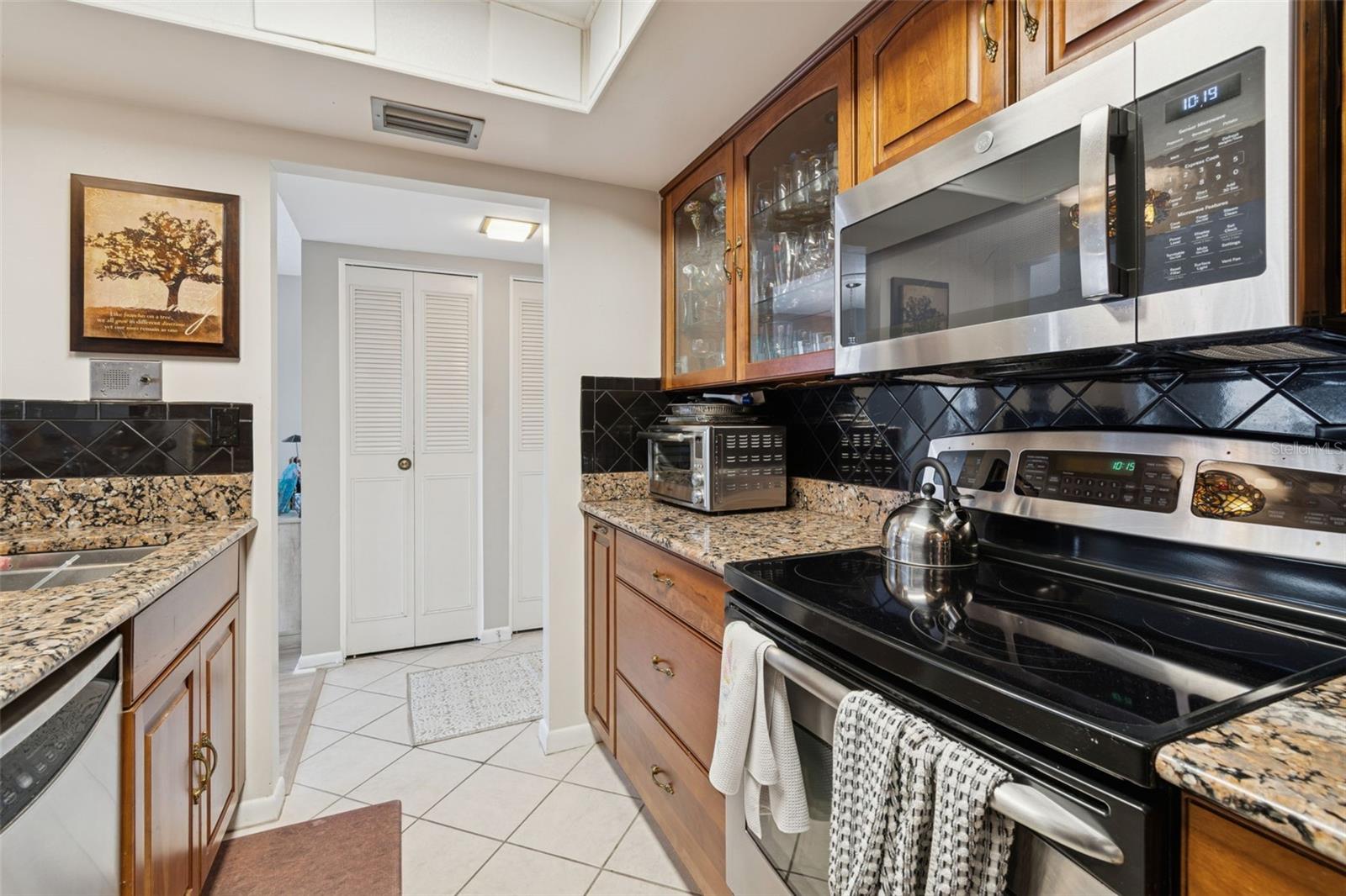 Image 5 of 43 For 5220 Brittany Drive S 501