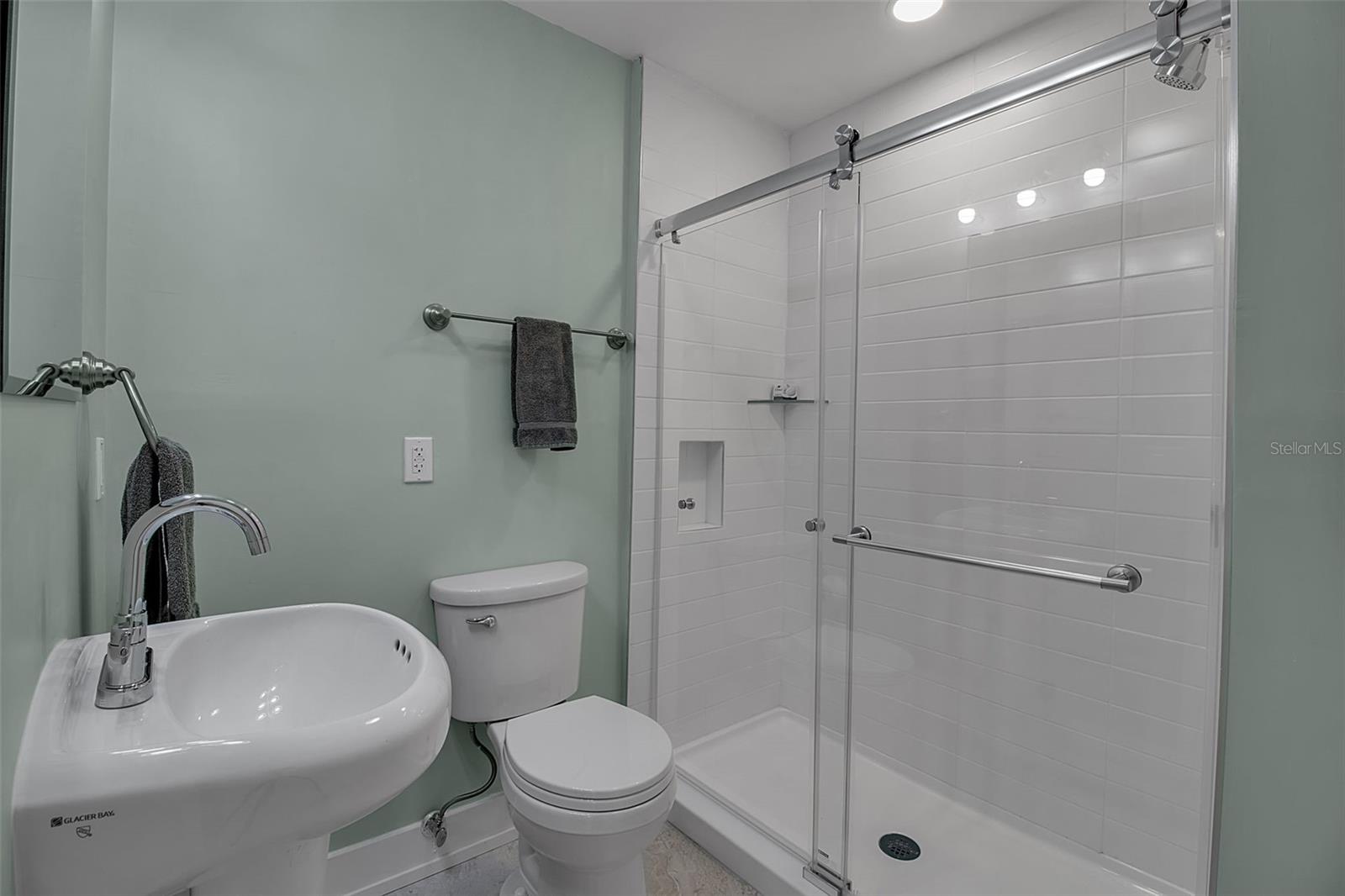 Image 19 of 26 For 713 Saint Judes Drive S 1