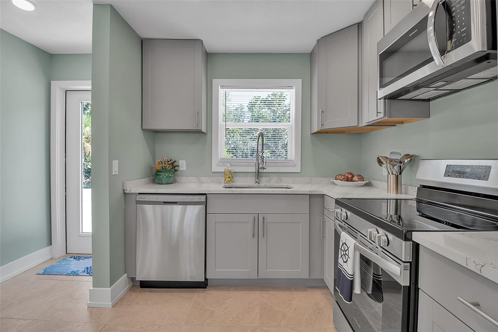 Image 6 of 26 For 713 Saint Judes Drive S 1