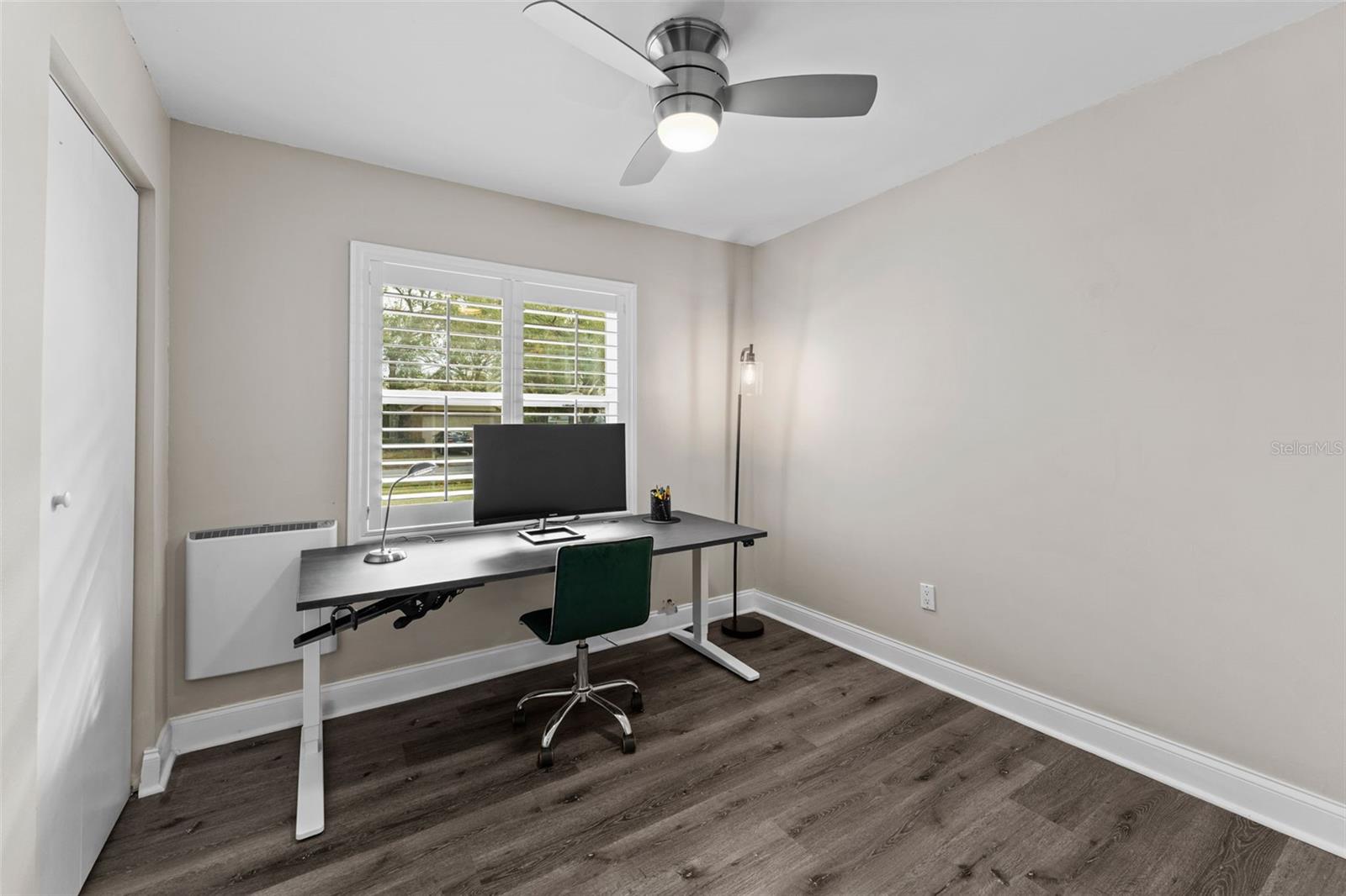 Listing photo id 14 for 15702 Crying Wind Drive