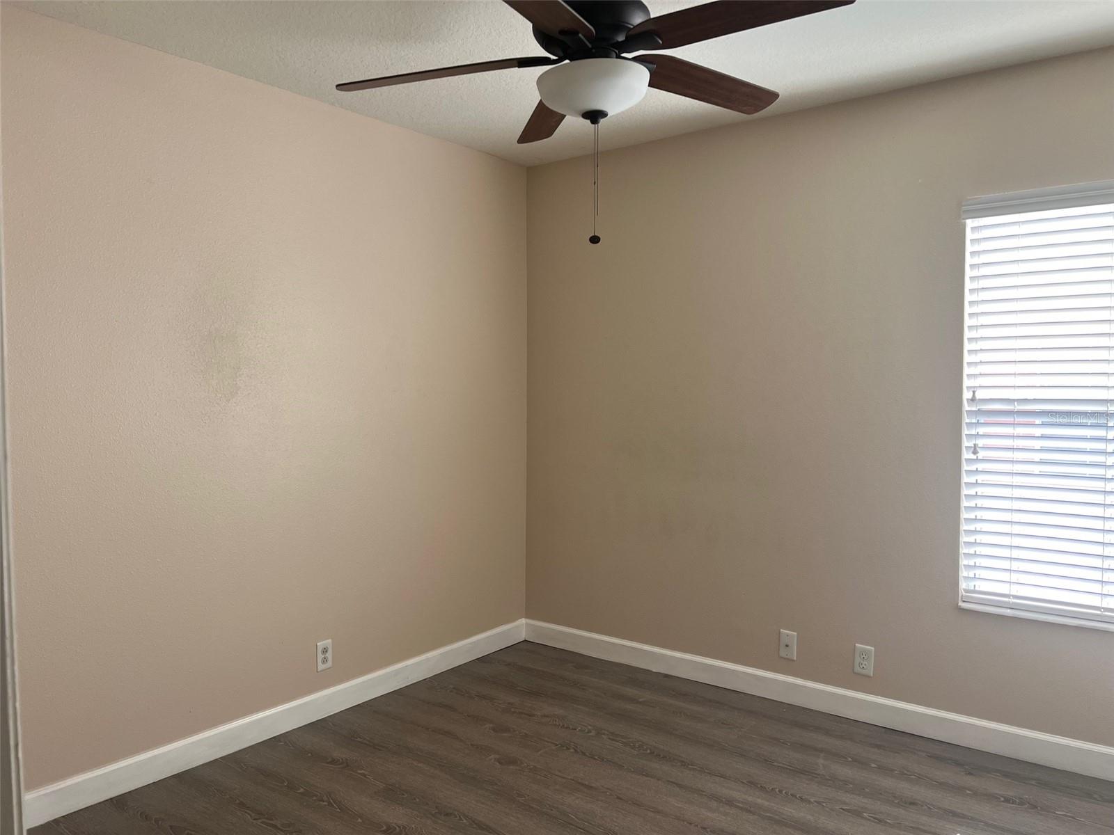 Image 9 of 15 For 2031 Searay Shore Drive