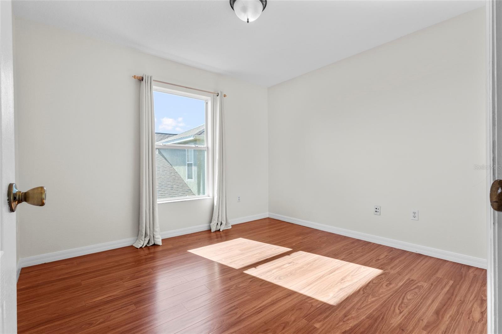 Image 32 of 47 For 4553 Pointe O Woods Drive