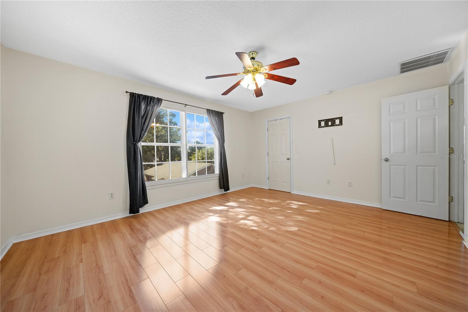 Image 26 of 71 For 8204 Interbay Boulevard