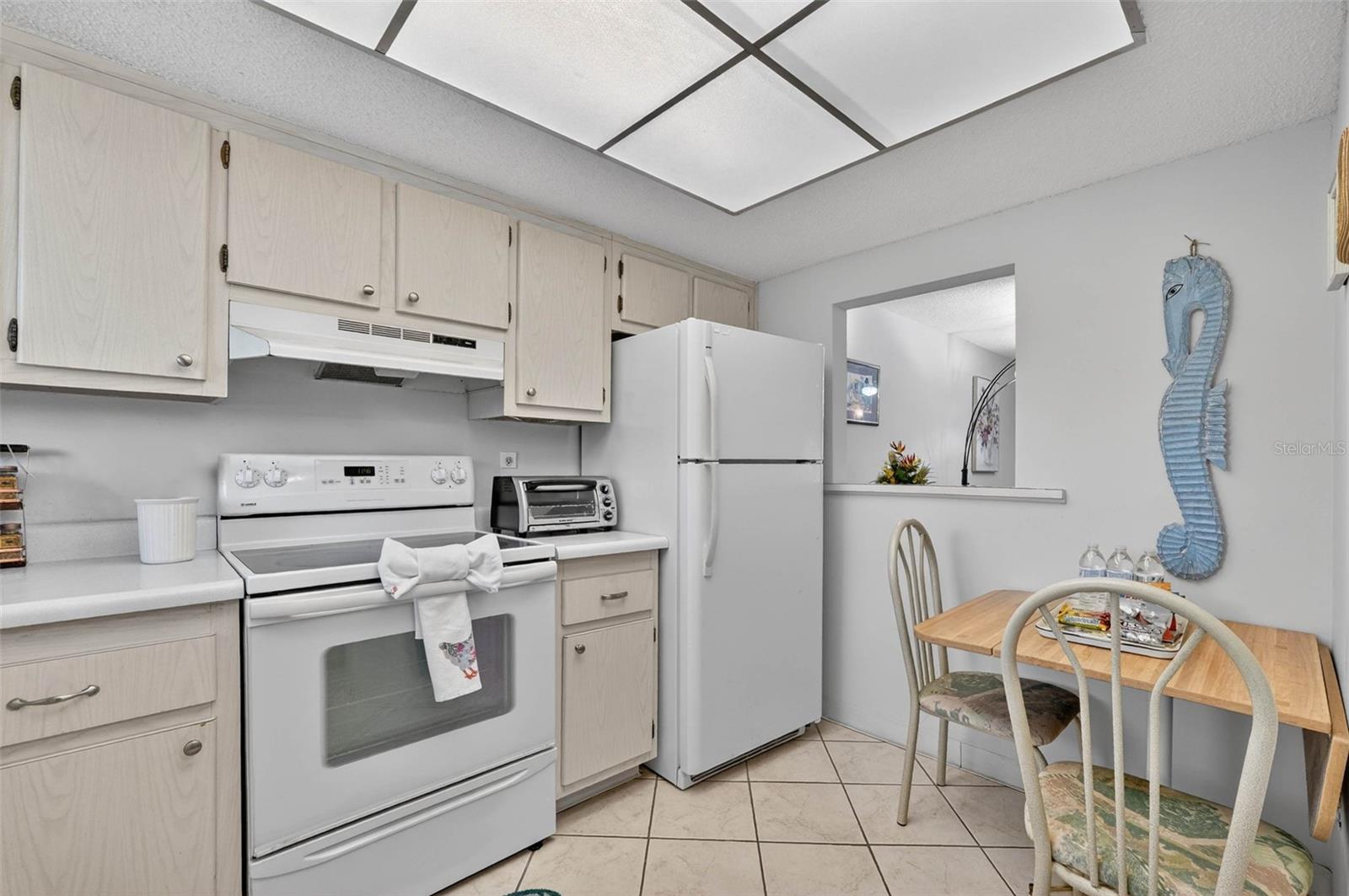 Image 10 of 37 For 1524 Lakeview Road 402