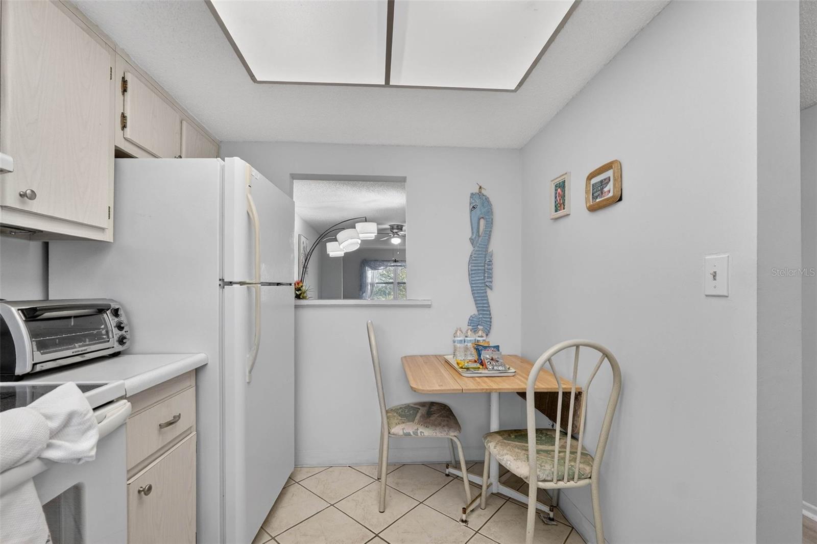 Image 12 of 37 For 1524 Lakeview Road 402