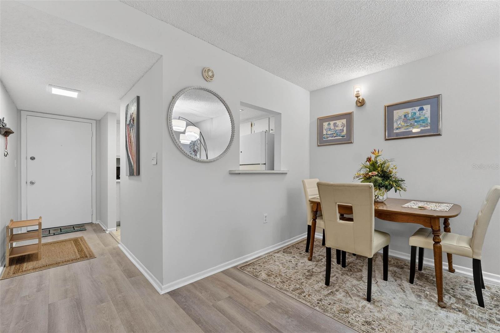 Image 13 of 37 For 1524 Lakeview Road 402