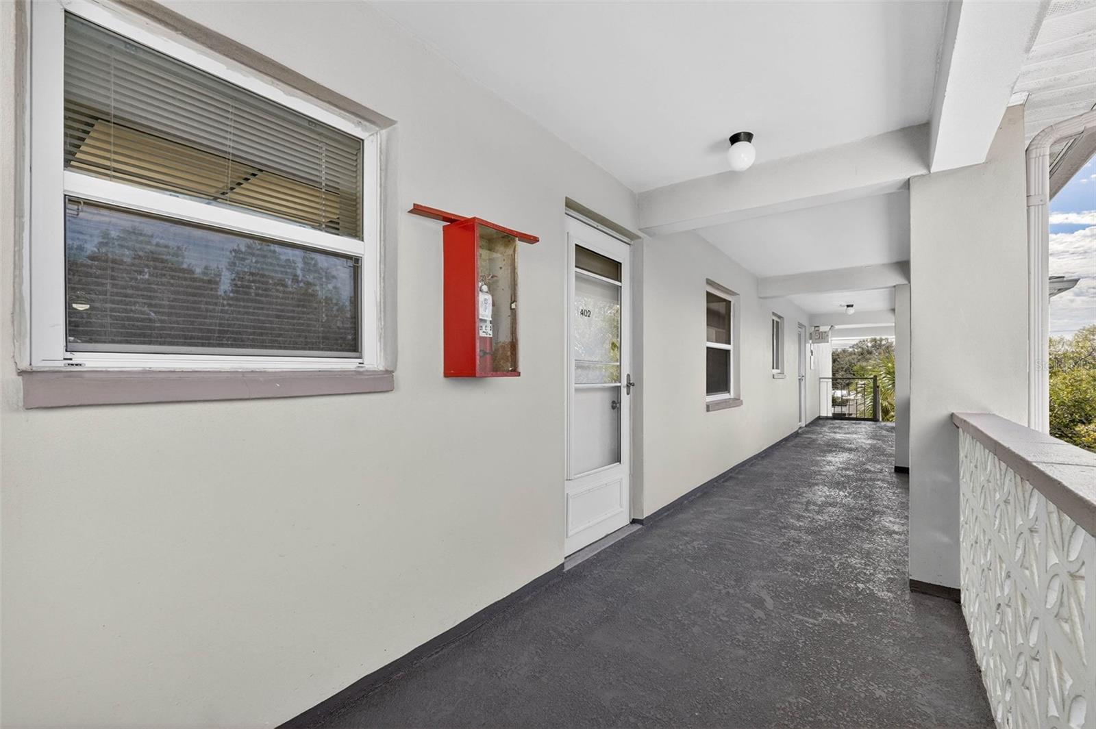 Image 2 of 37 For 1524 Lakeview Road 402