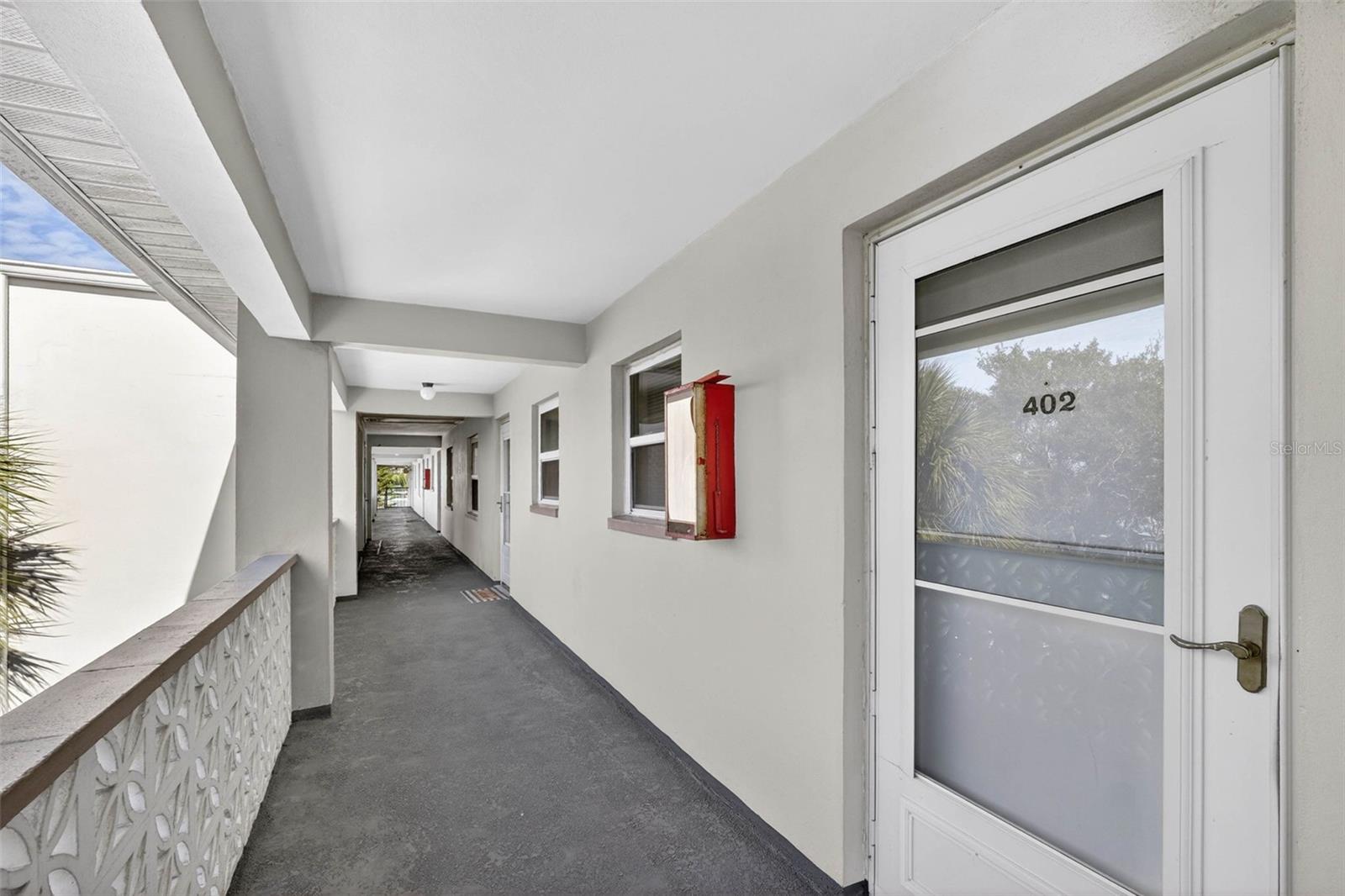 Image 3 of 37 For 1524 Lakeview Road 402