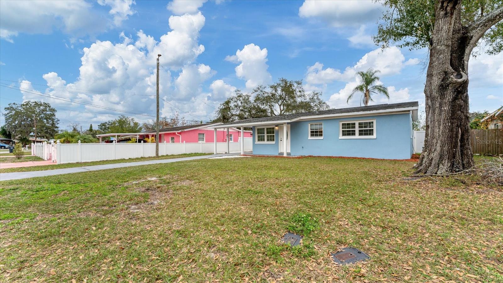 Image 14 of 37 For 8611 Chinaberry Drive