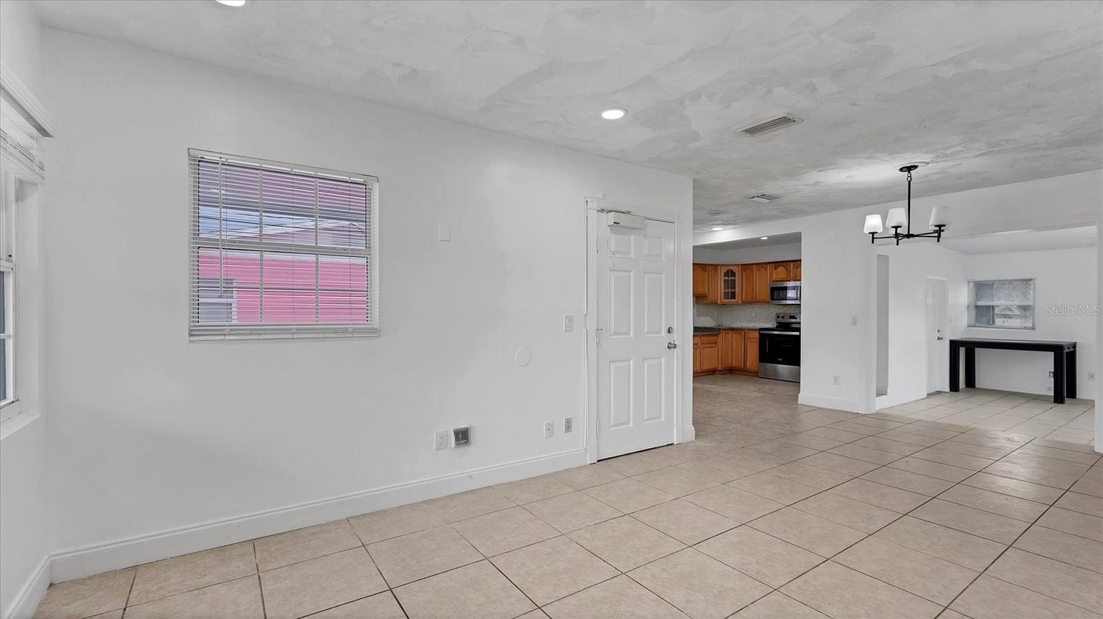 Image 17 of 37 For 8611 Chinaberry Drive