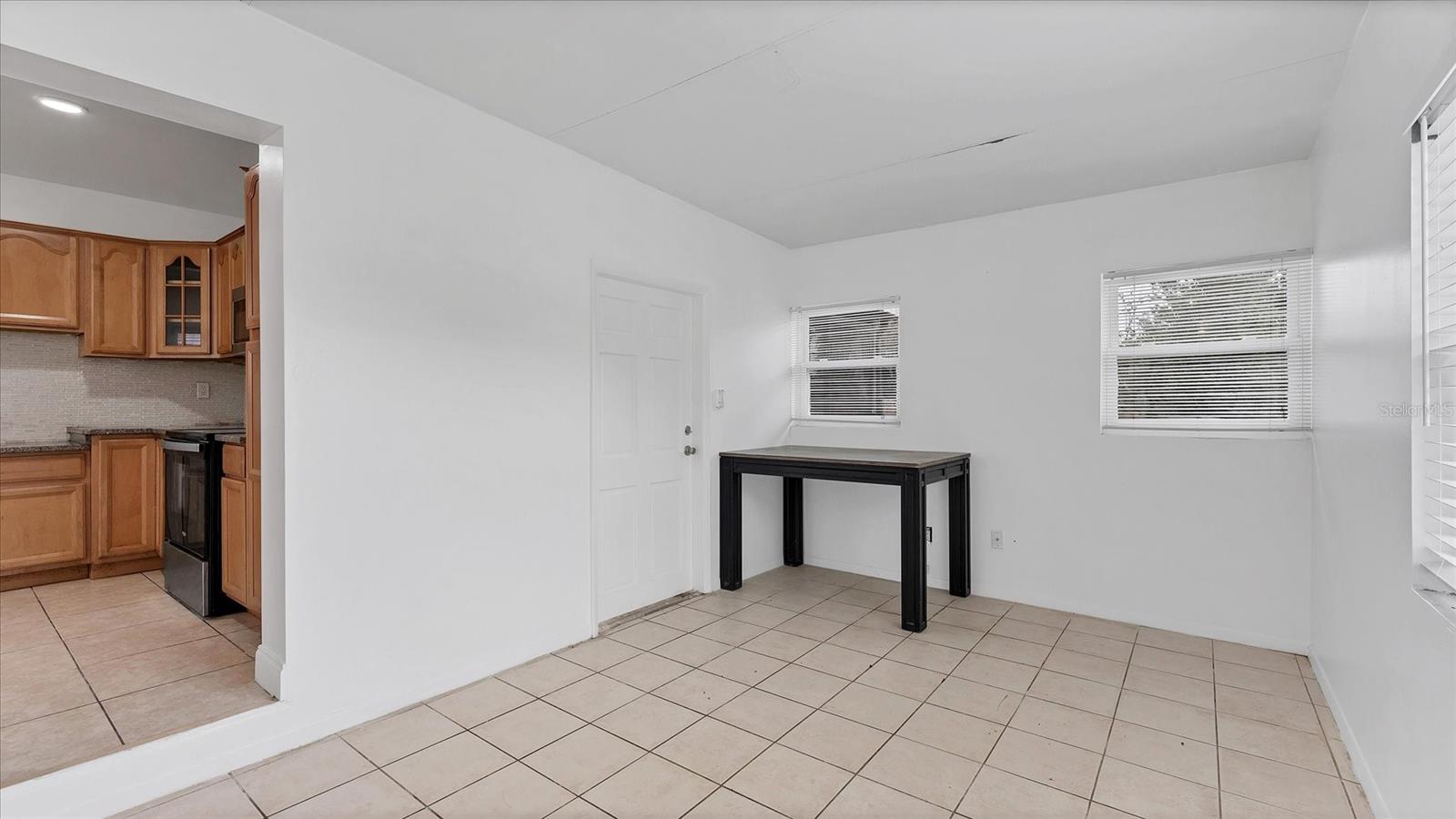 Image 18 of 37 For 8611 Chinaberry Drive