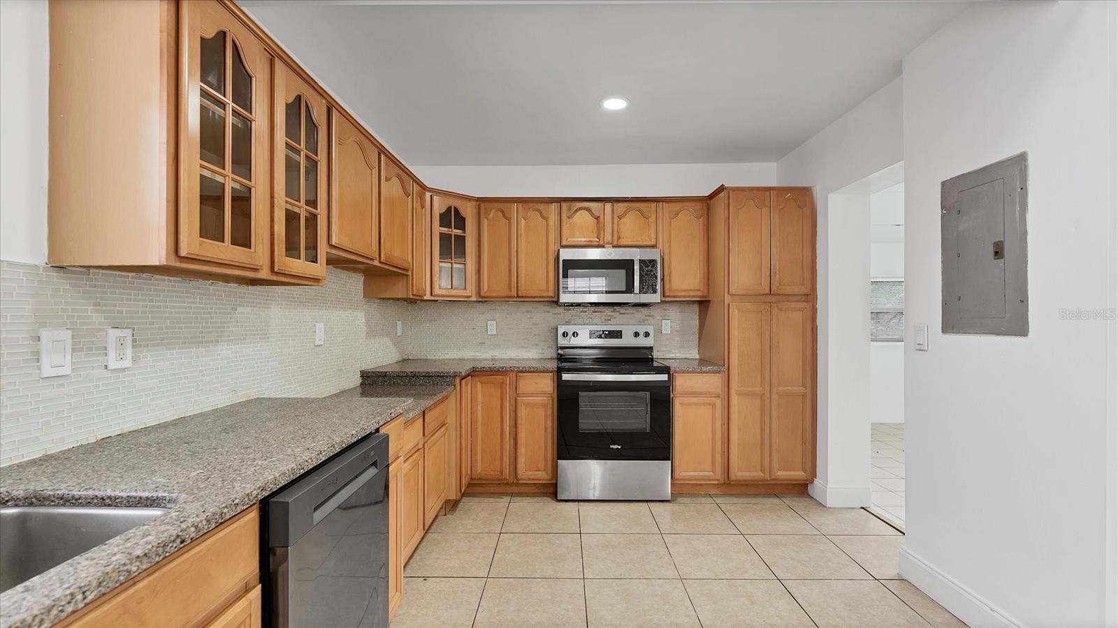 Image 20 of 37 For 8611 Chinaberry Drive