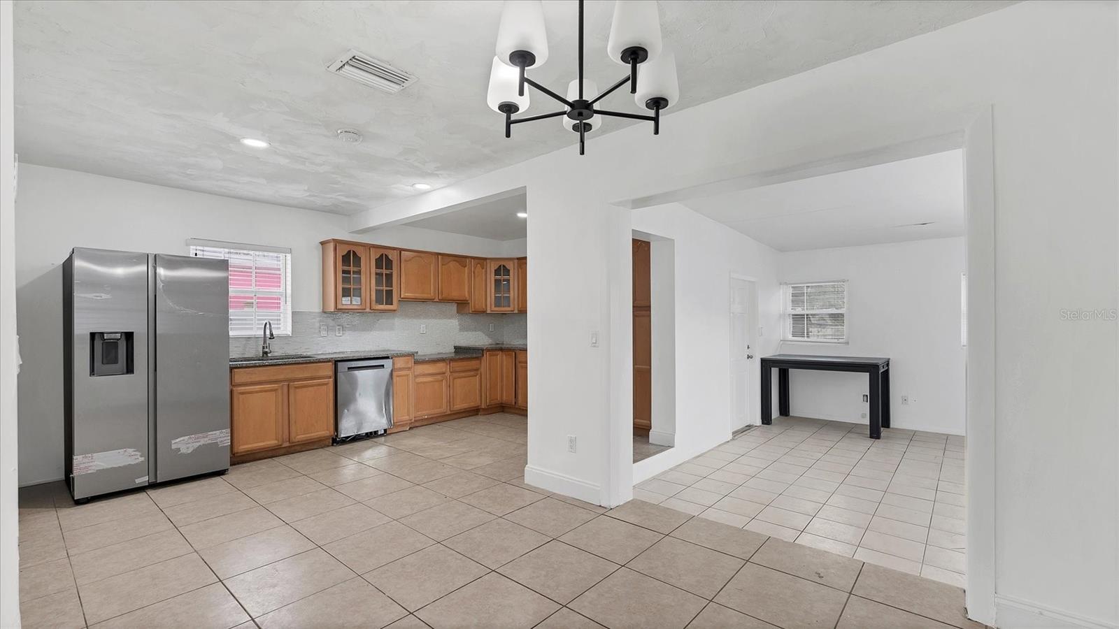 Image 21 of 37 For 8611 Chinaberry Drive