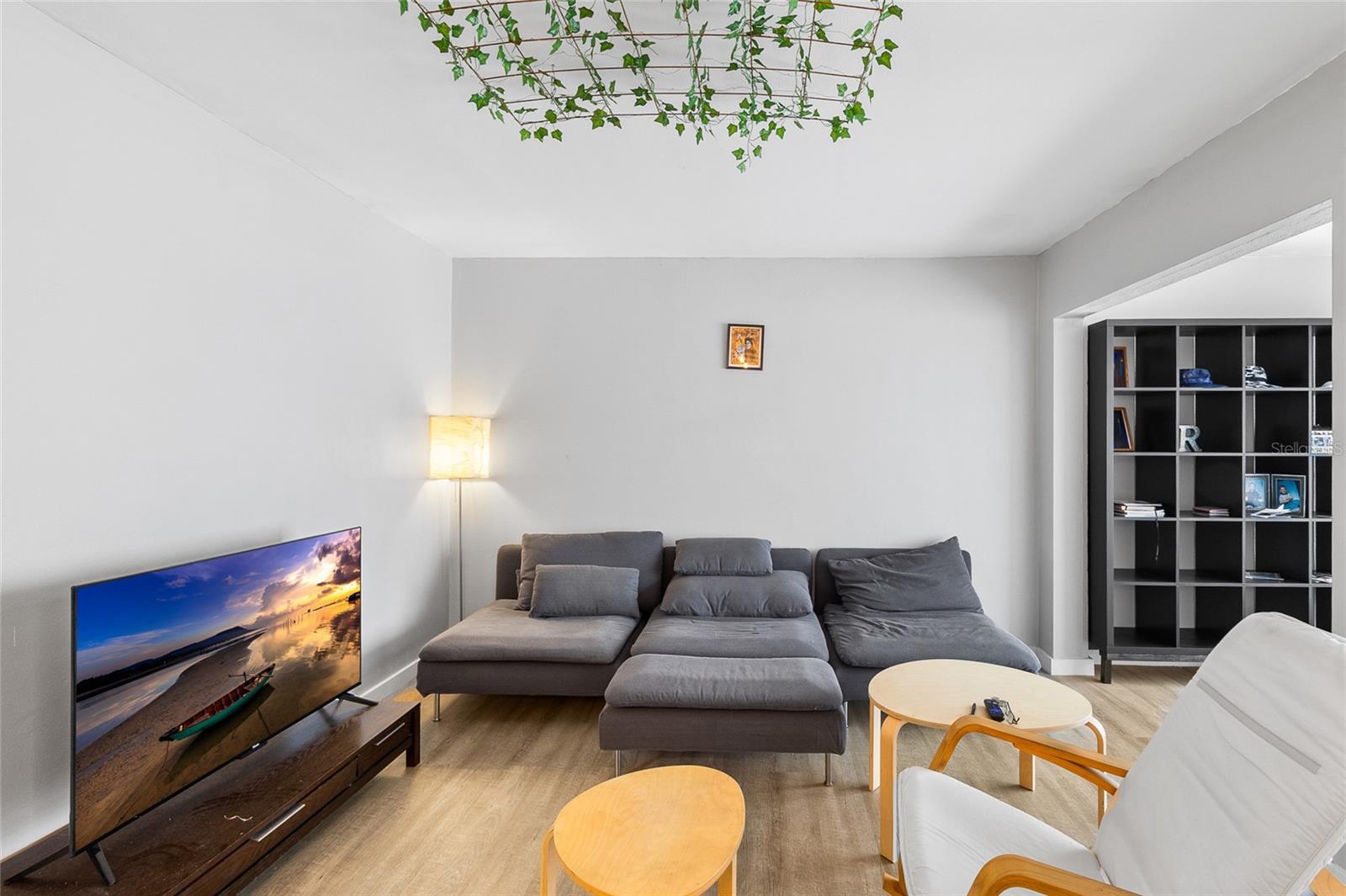 Image 7 of 23 For 1221 Drew Street B3