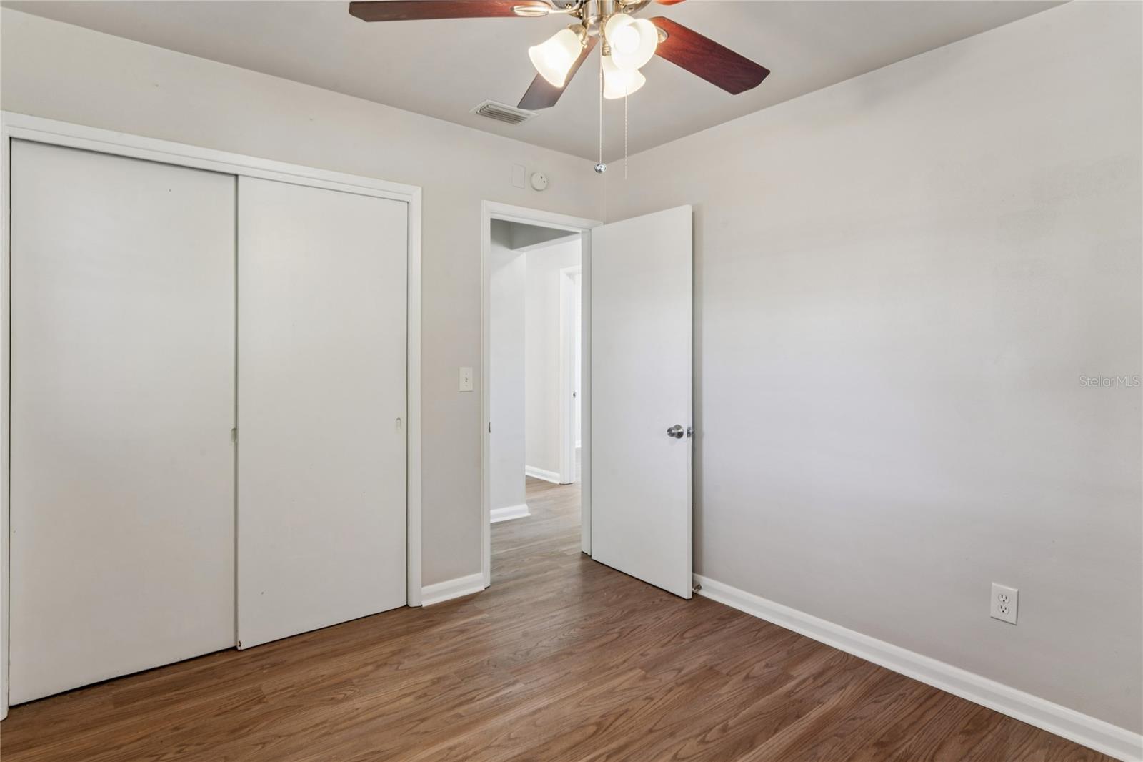 Image 16 of 26 For 1470 Overlea Street