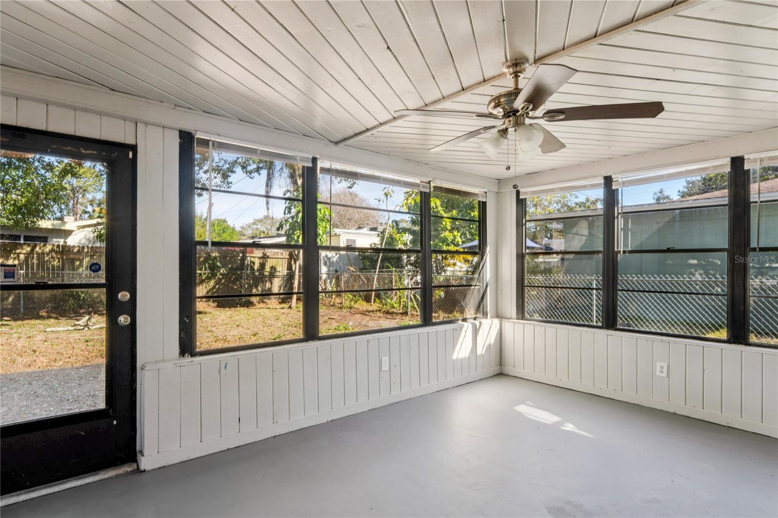 Image 19 of 26 For 1470 Overlea Street