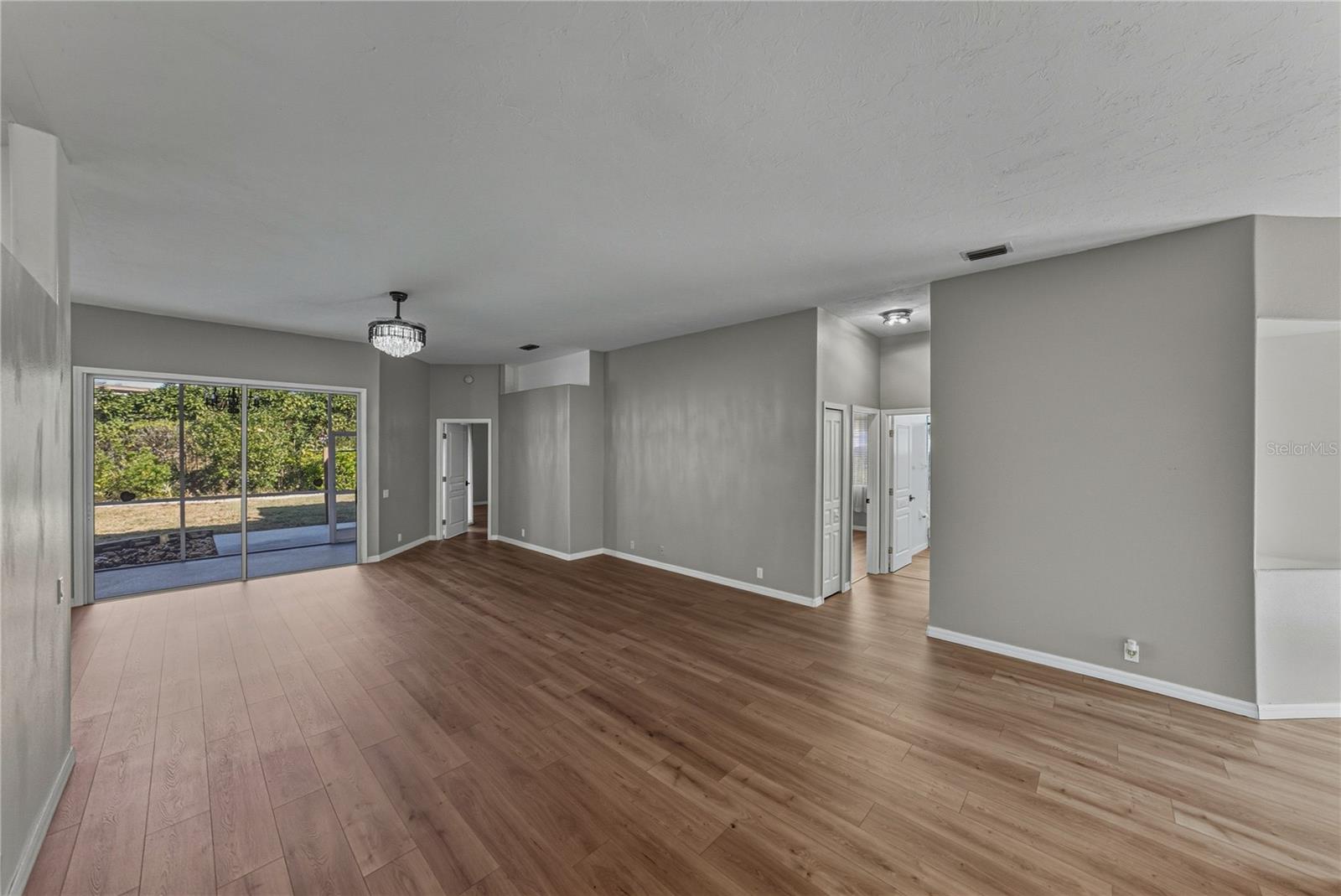 Image 11 of 64 For 4346 Breckenridge Way 5