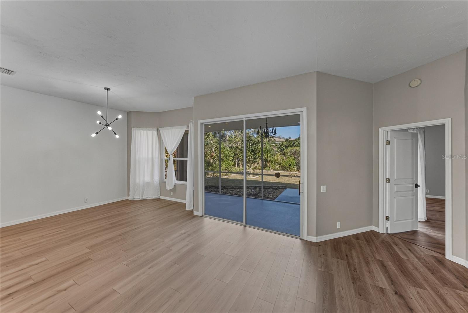 Image 12 of 64 For 4346 Breckenridge Way 5