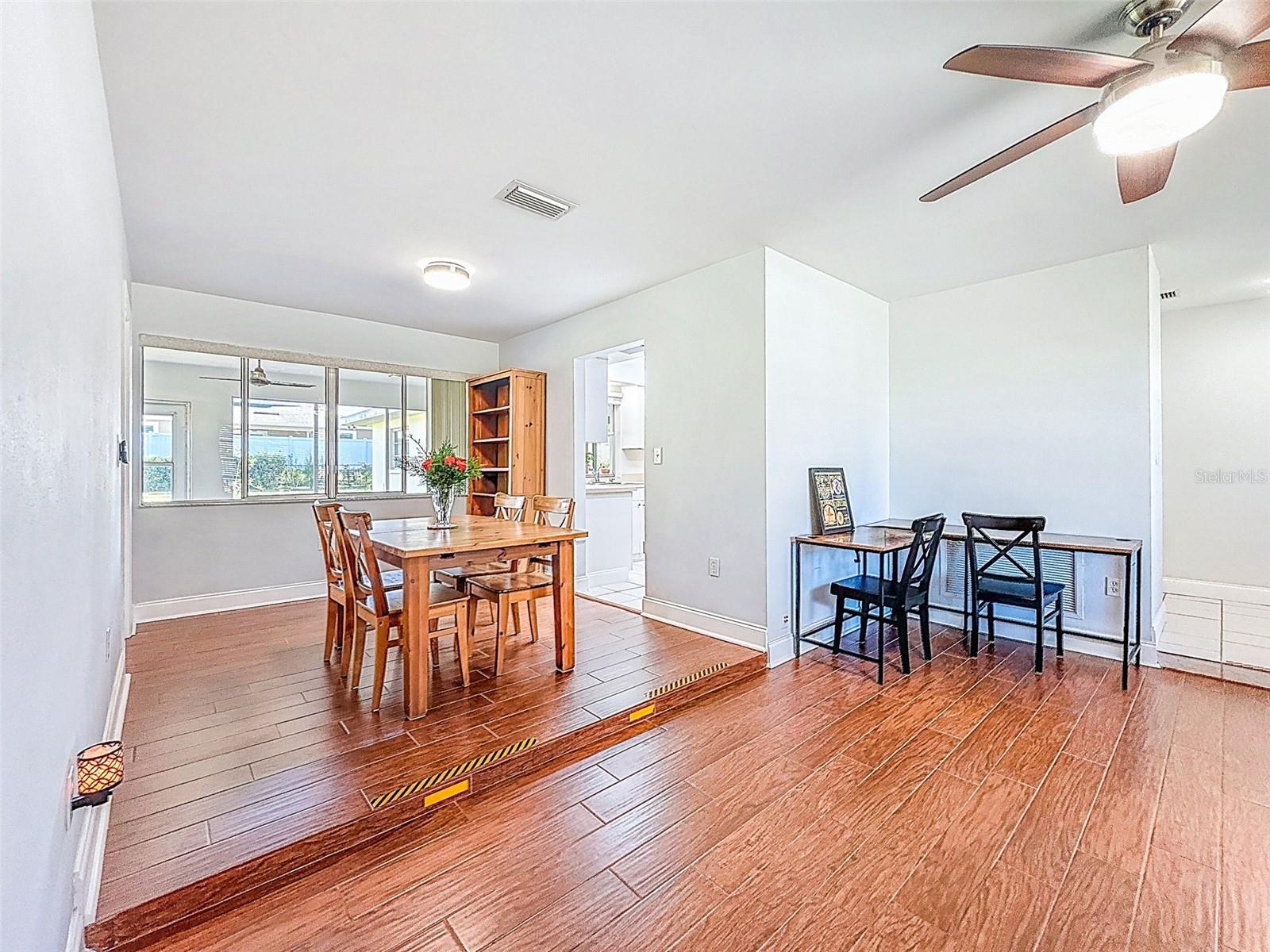 Image 11 of 50 For 1961 Canadiana Court