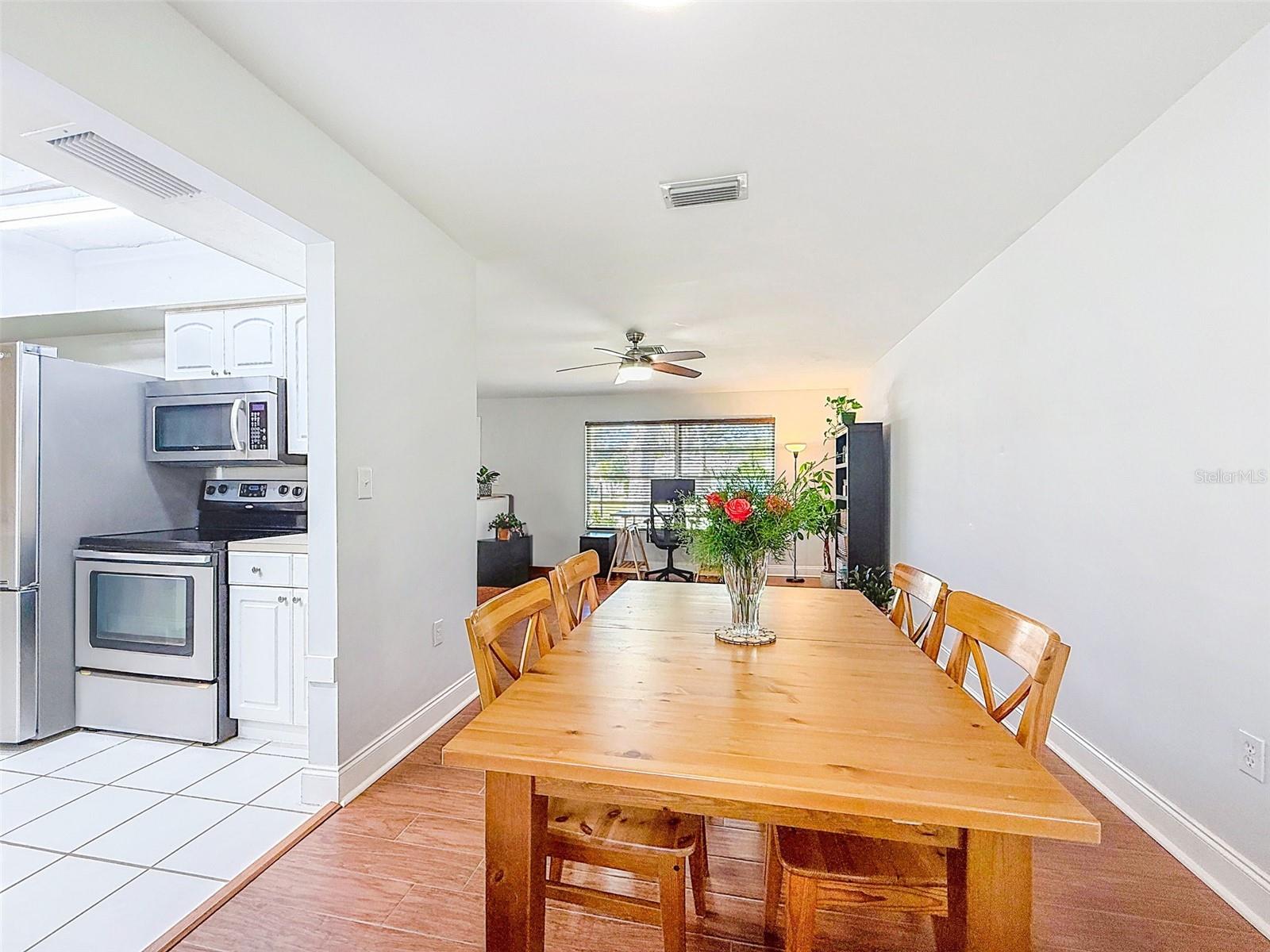 Image 13 of 50 For 1961 Canadiana Court