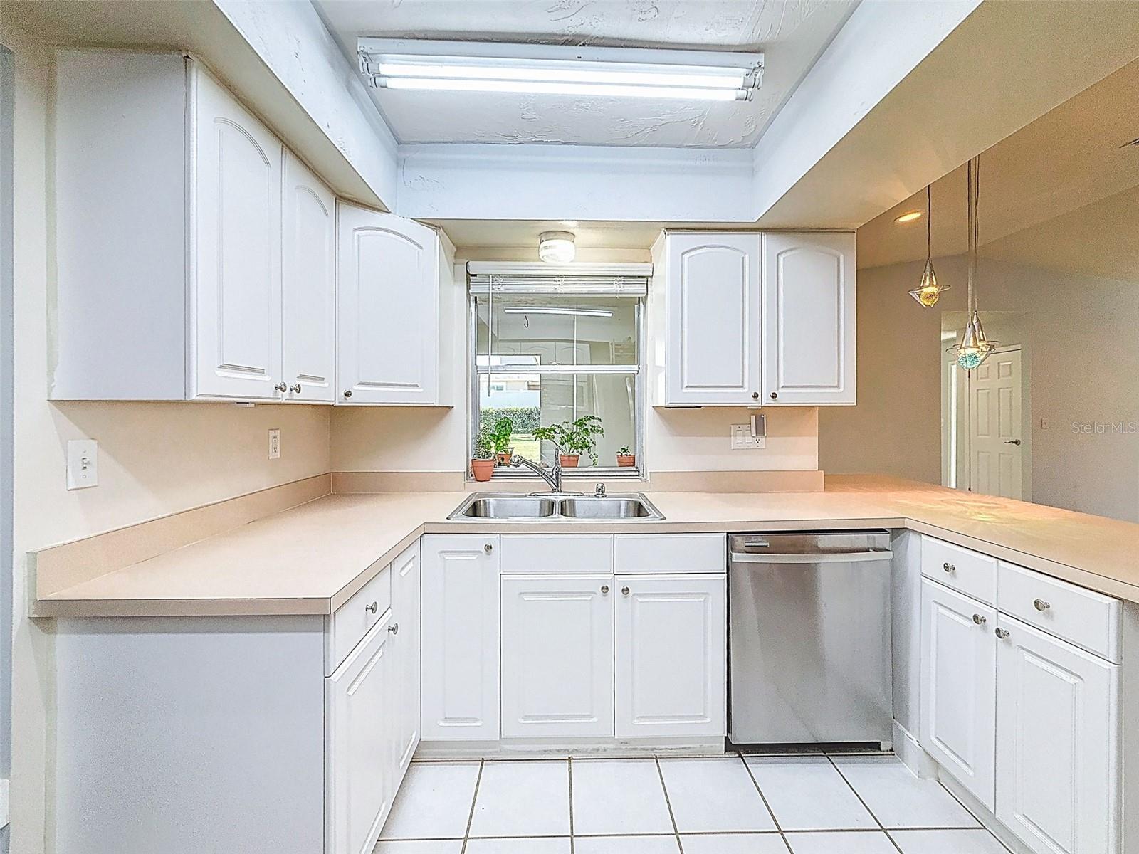 Image 18 of 50 For 1961 Canadiana Court