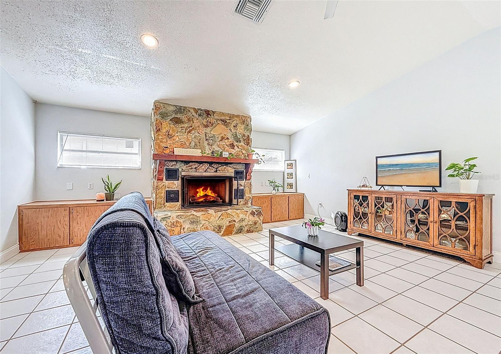 Image 20 of 50 For 1961 Canadiana Court