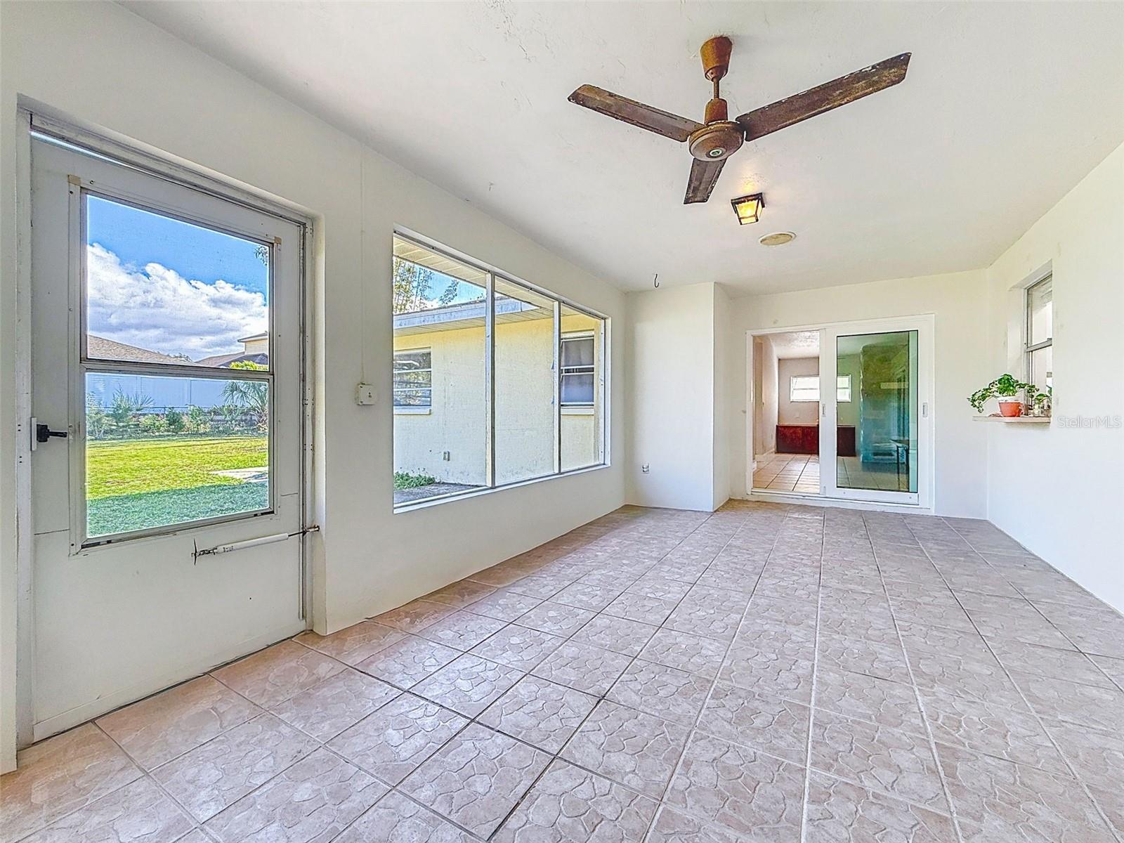 Image 38 of 50 For 1961 Canadiana Court