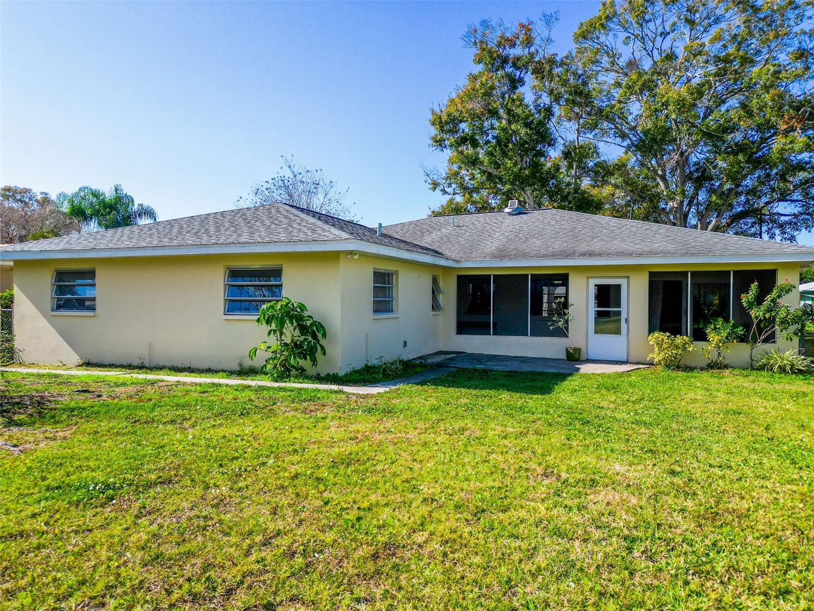 Image 44 of 50 For 1961 Canadiana Court