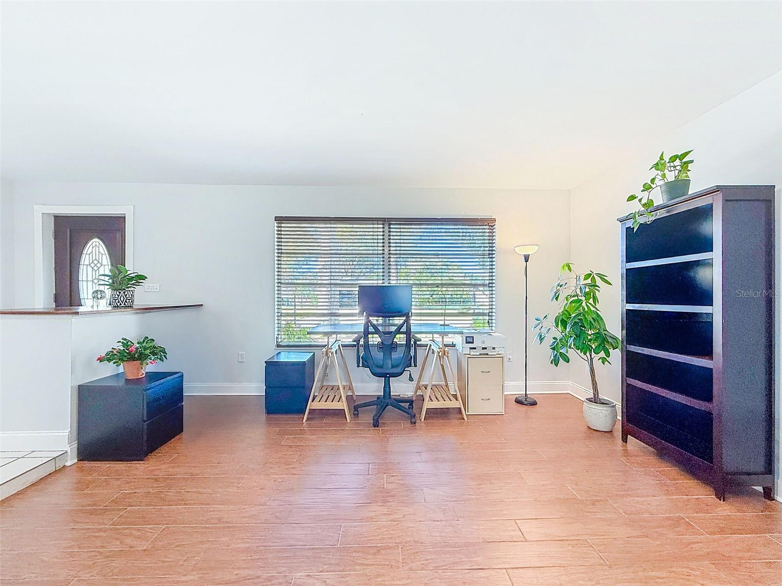 Image 8 of 50 For 1961 Canadiana Court