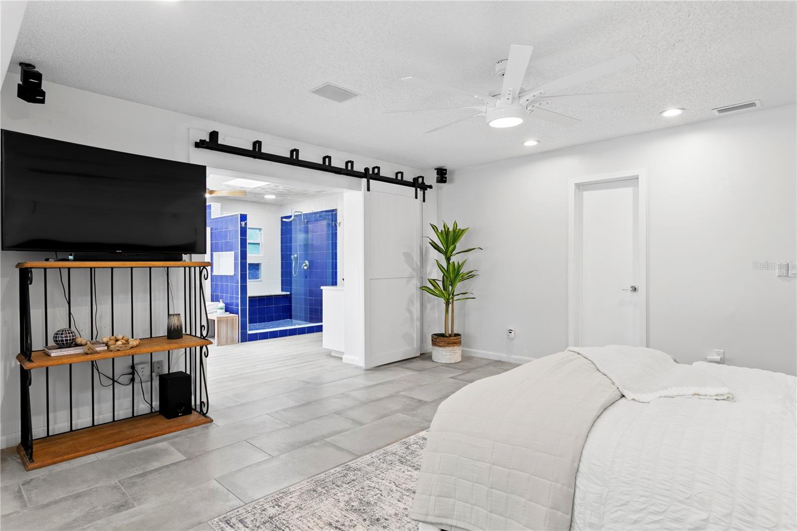 Image 16 of 76 For 12915 Golf Crest Terrace