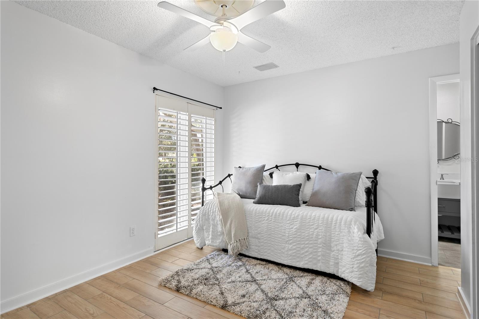 Image 44 of 76 For 12915 Golf Crest Terrace