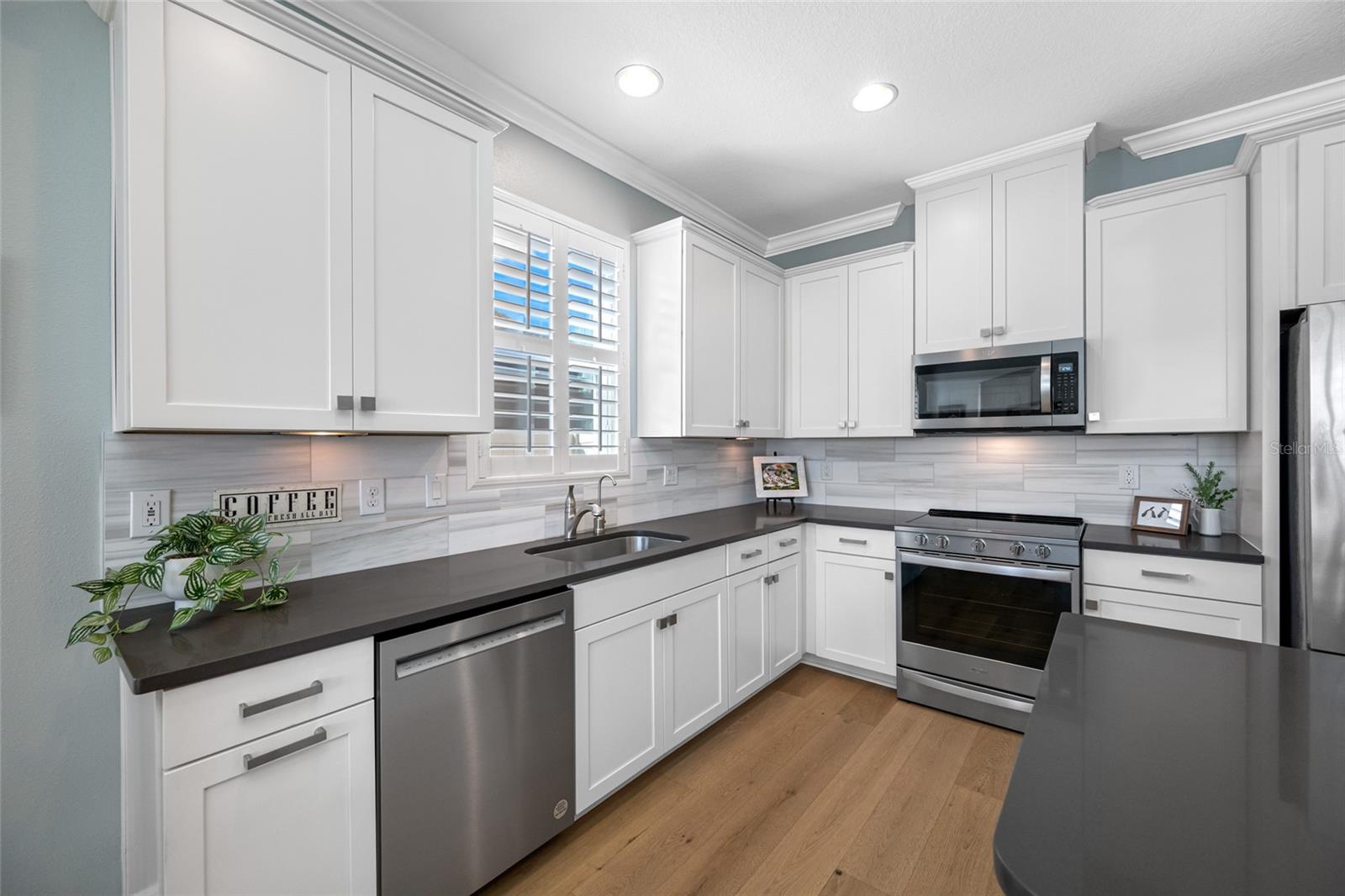 Listing photo id 10 for 19709 Long Lake Ranch Boulevard