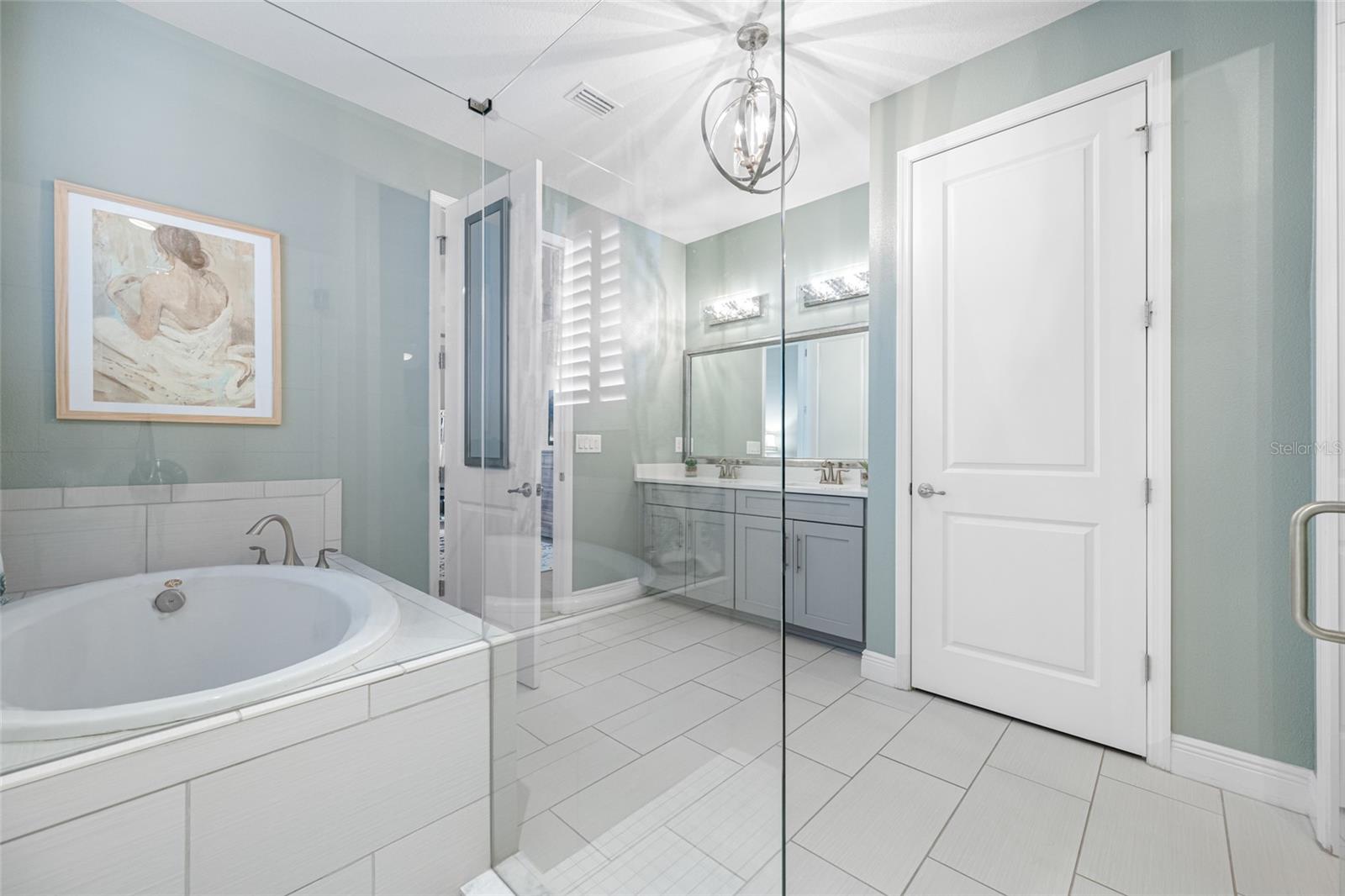 Listing photo id 23 for 19709 Long Lake Ranch Boulevard