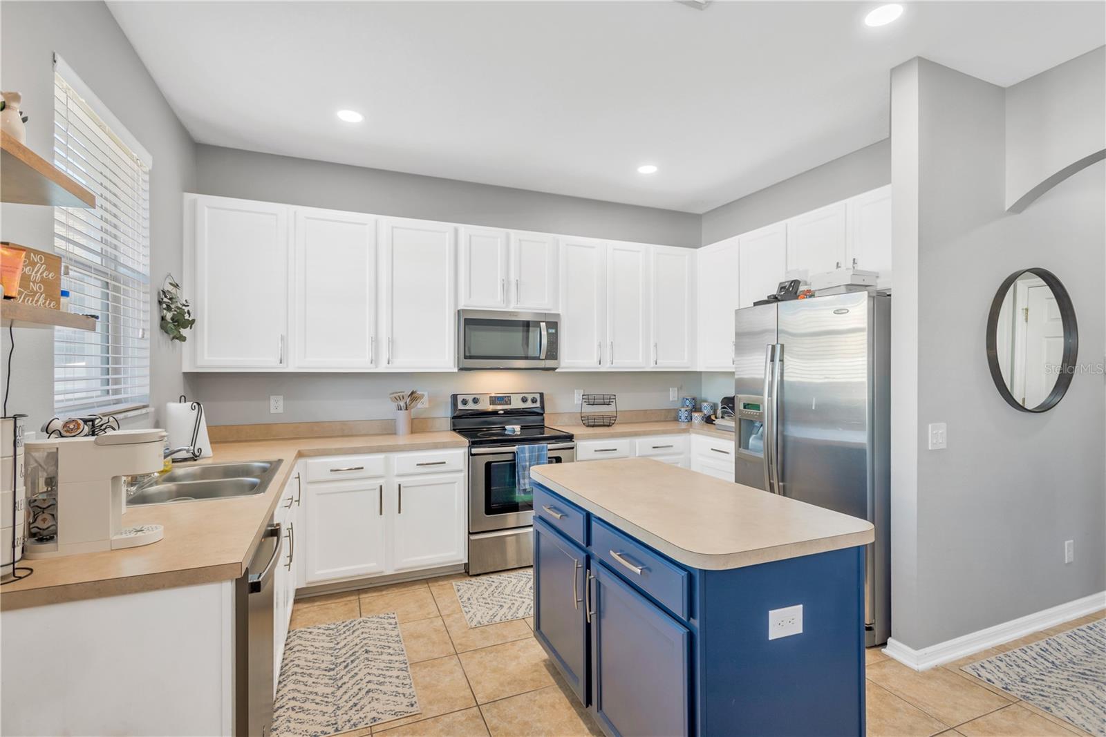 Image 12 of 36 For 18345 Fish Loop