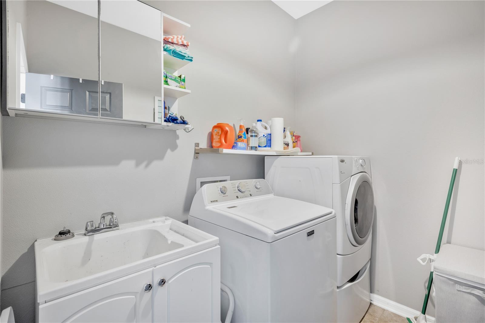 Image 14 of 36 For 18345 Fish Loop