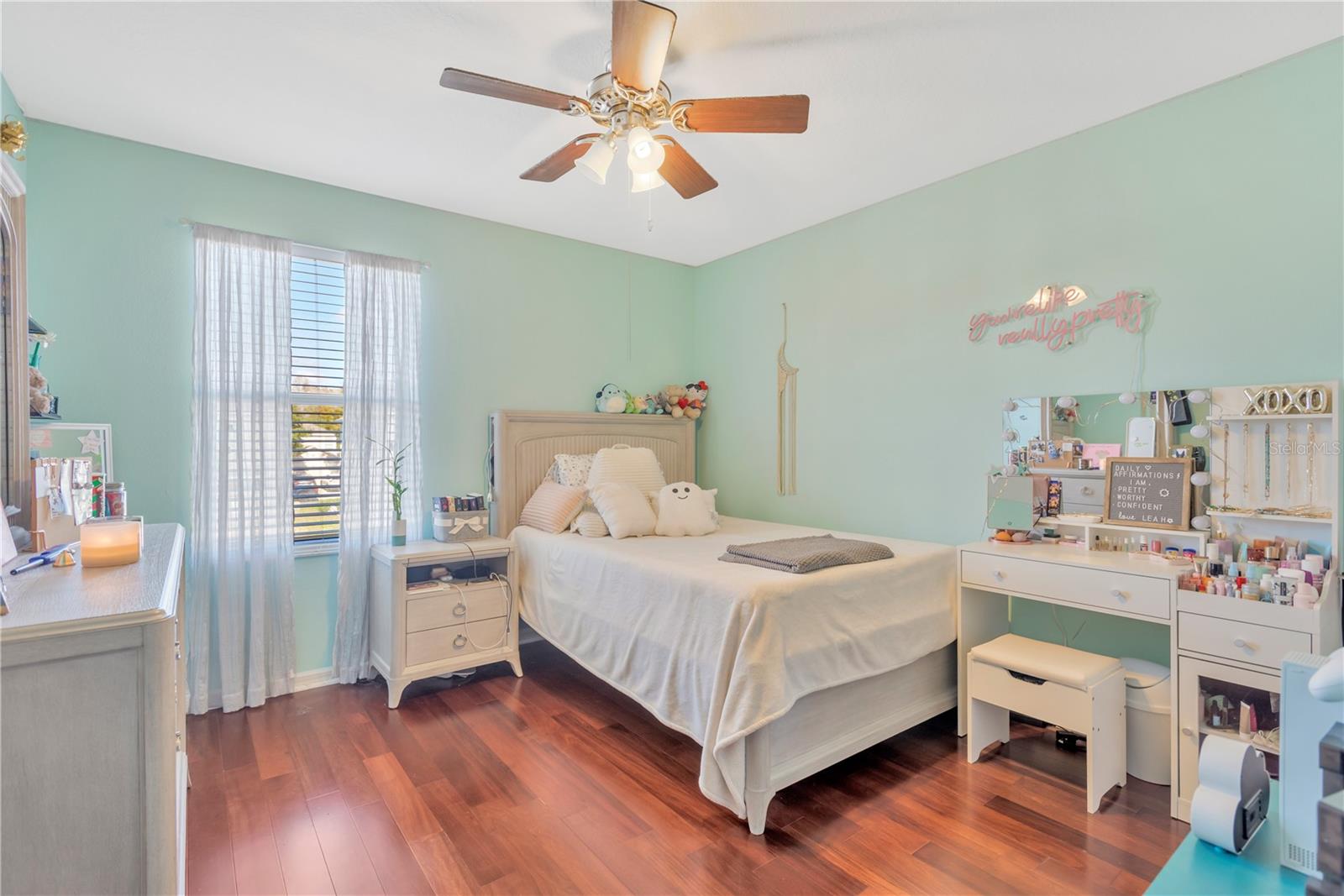 Image 20 of 36 For 18345 Fish Loop