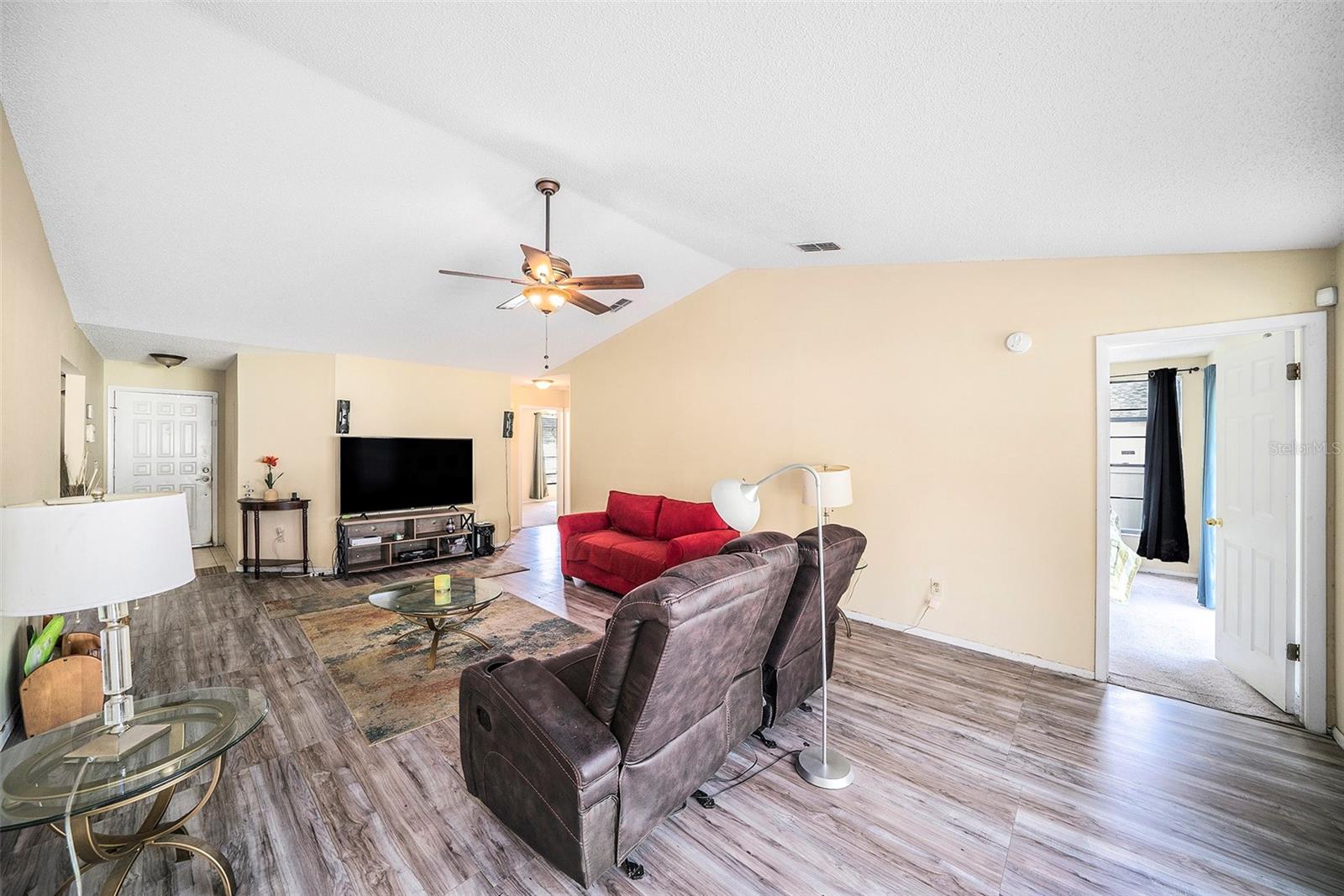 Image 17 of 25 For 4935 Parkway Boulevard