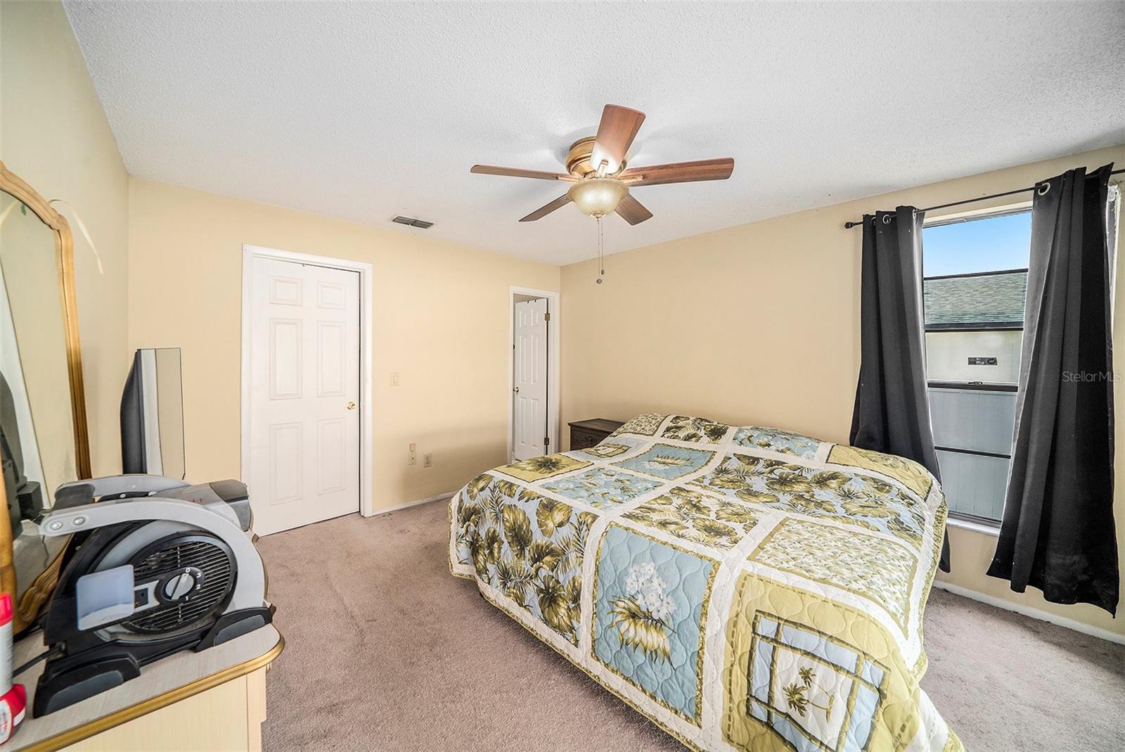 Image 23 of 25 For 4935 Parkway Boulevard